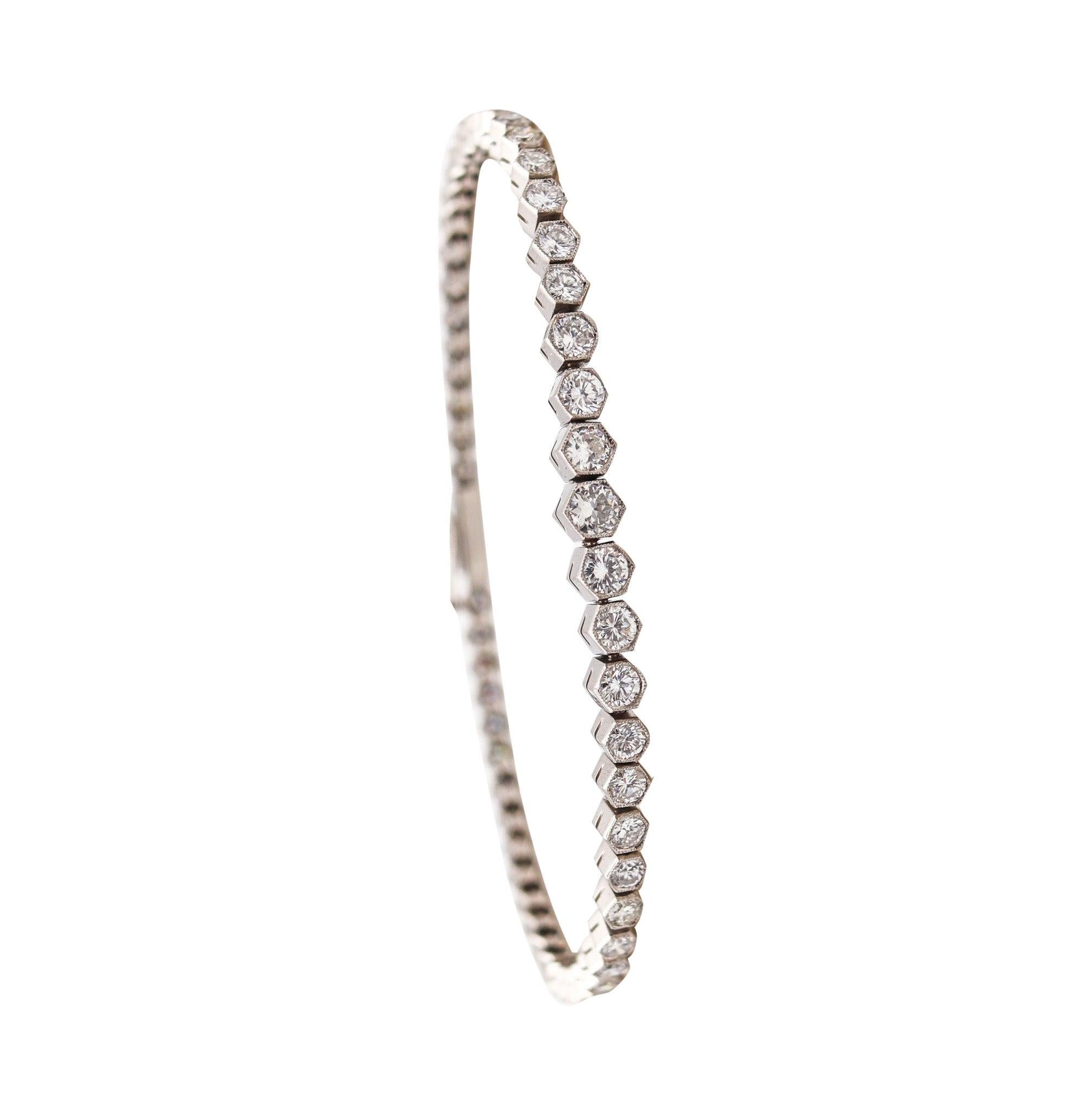 ART DECO 1930 Graduated Riviera Bracelet In Platinum With 5.18 Ctw Diamonds For Sale 1