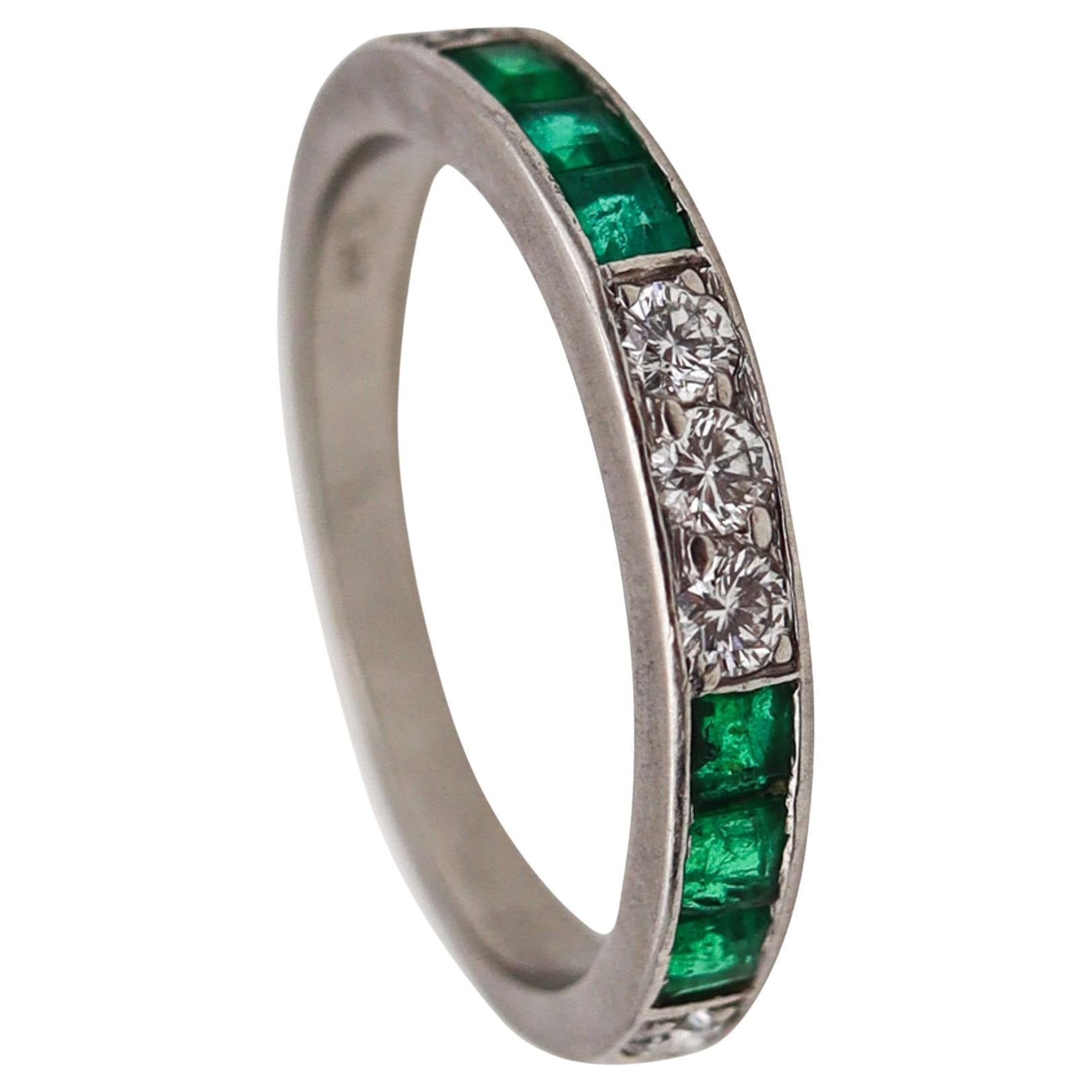 Art Deco 1930 Half Eternity Ring In Platinum With 1.02 Ctw Diamonds And Emeralds For Sale