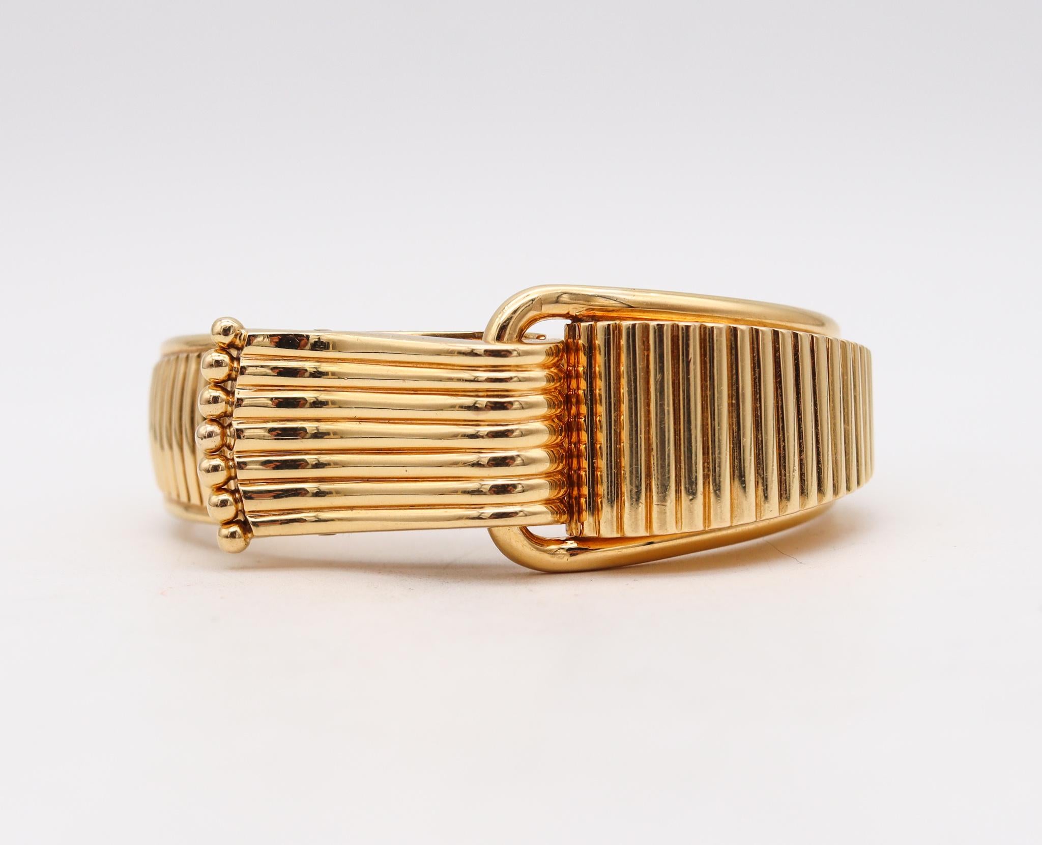 Art Deco 1930 Machine Age Geometric Bangle Bracelet in Solid 18Kt Yellow Gold In Excellent Condition For Sale In Miami, FL