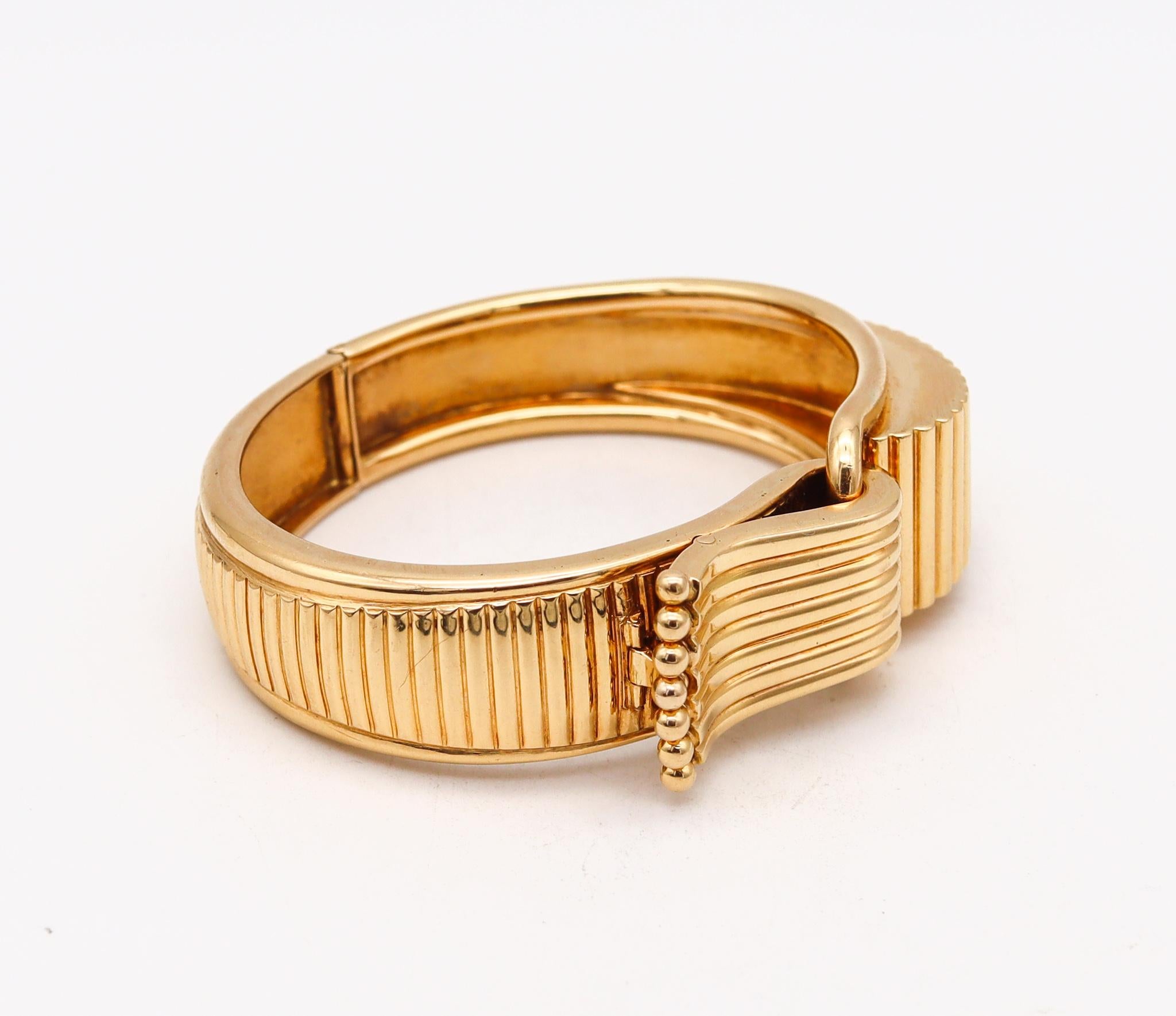 Women's Art Deco 1930 Machine Age Geometric Bangle Bracelet in Solid 18Kt Yellow Gold For Sale