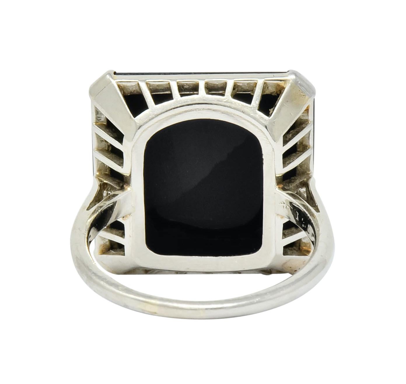 Women's or Men's Art Deco 1930 Onyx Intaglio 14 Karat White Gold Heraldry Ring