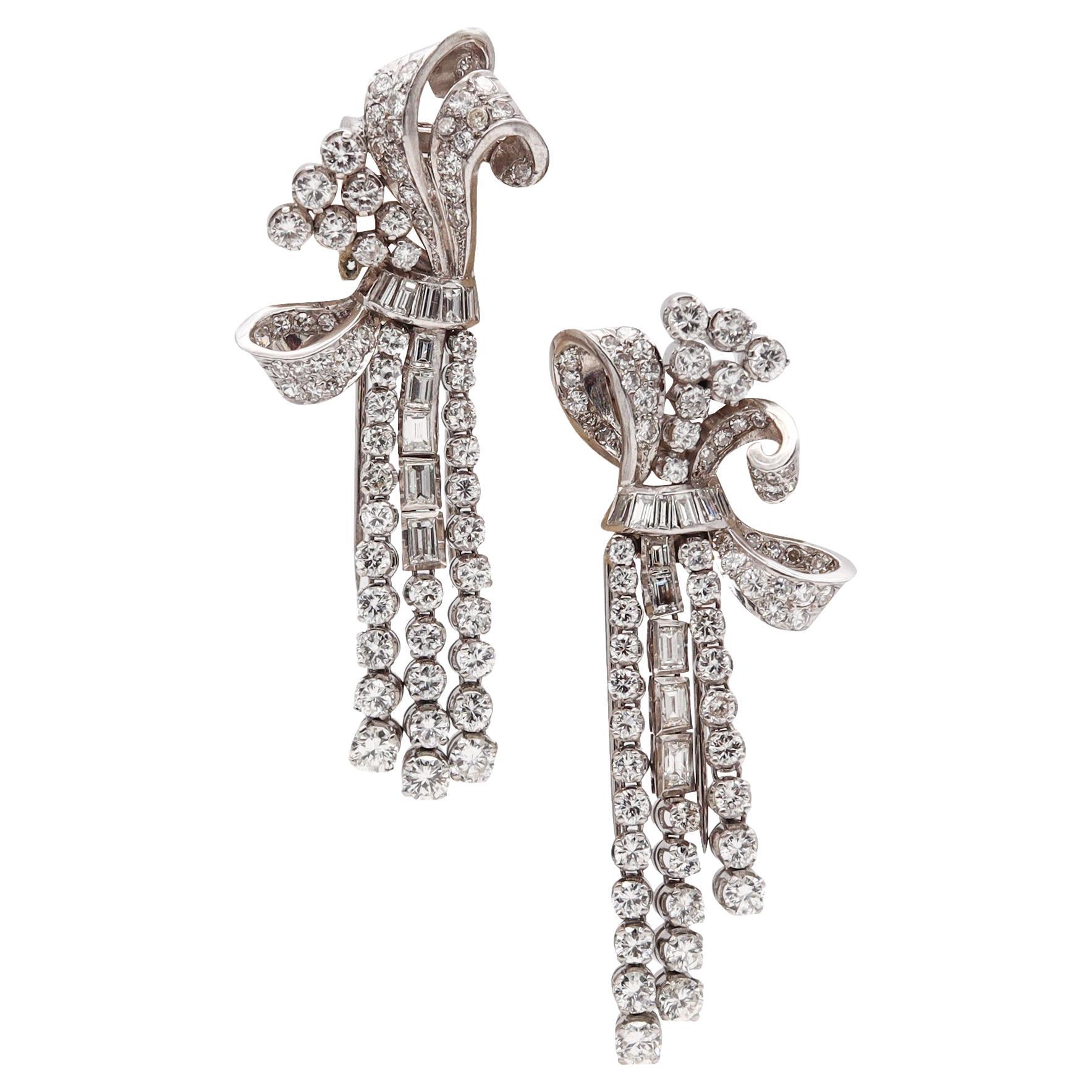 Art Deco 1930 Pair Of Clips Brooches In Platinum With 23.72 Cts Of VS Diamonds