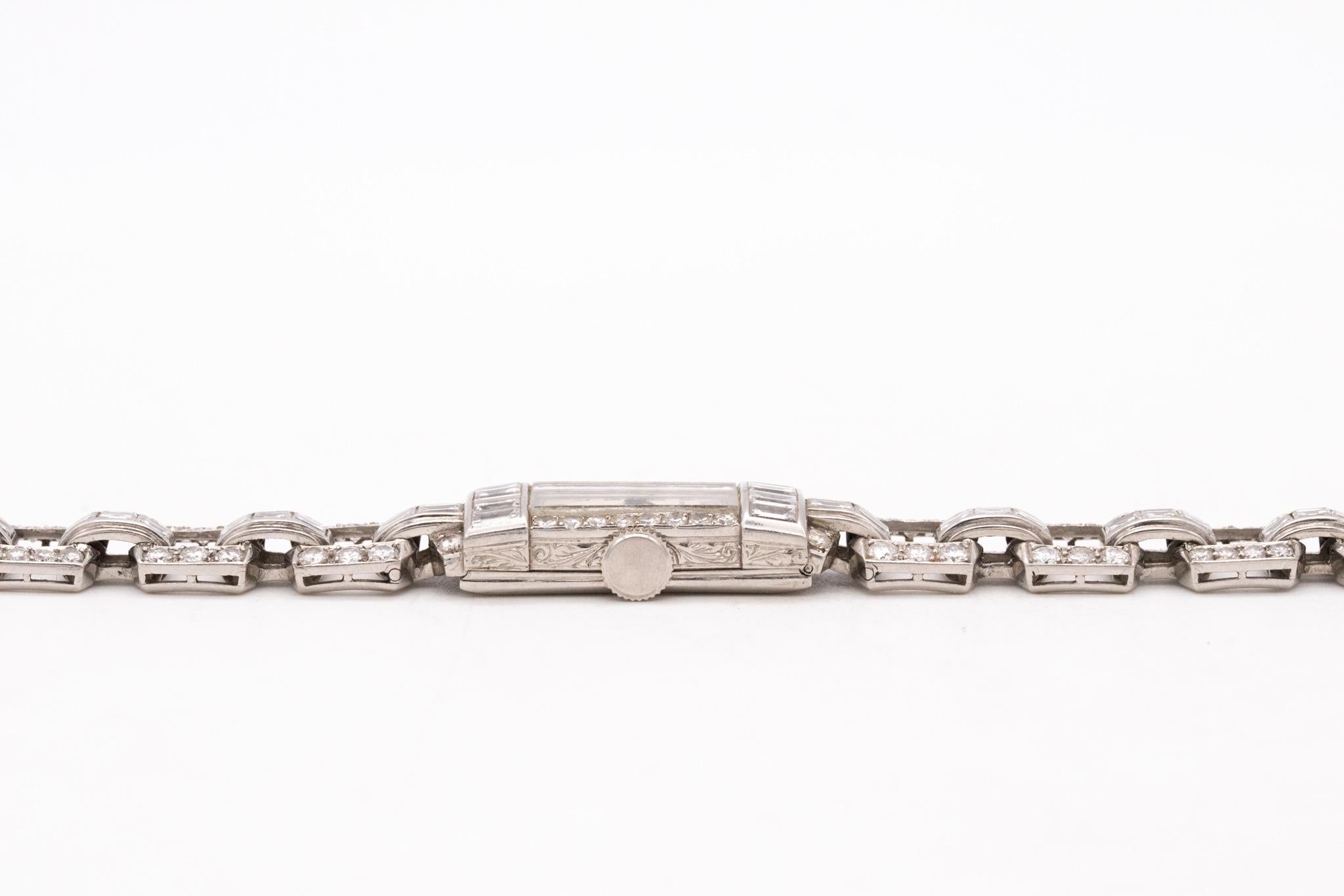 Art Deco 1930 Platinum Cervin Lady Wristwatch Bracelet with 6.75 Cts VS Diamonds In Excellent Condition For Sale In Miami, FL