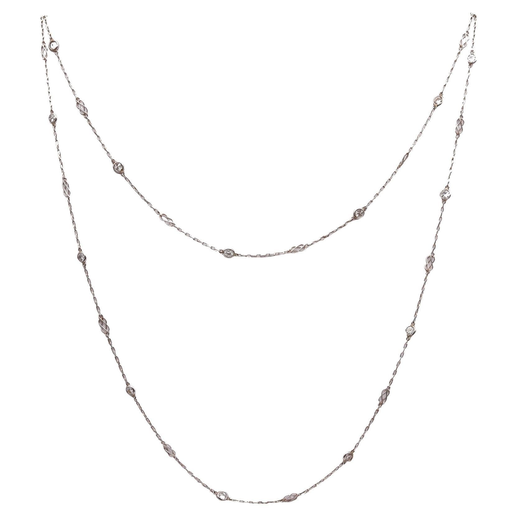 ART DECO 1930 Platin Stationen Halskette Sautoir mit 1,82 Karat in runden Diamanten im Angebot