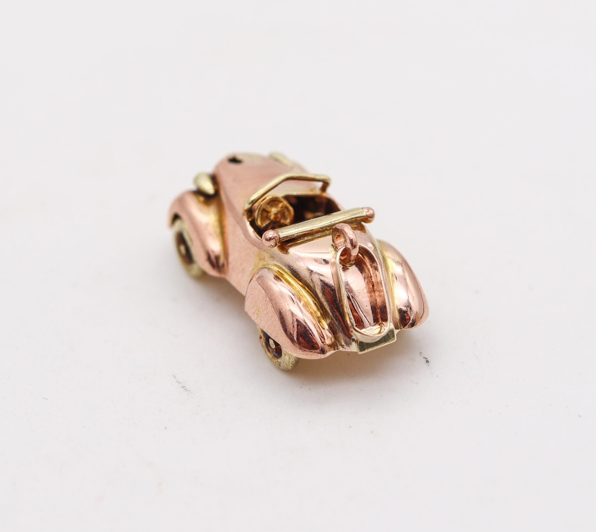 Art Deco 1930 Racing Car Pendant Charm In Solid 14Kt Yellow Gold In Good Condition In Miami, FL