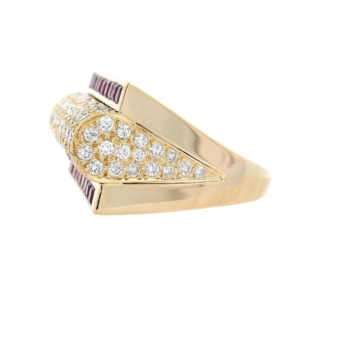 Art Deco 1930 Ring in 18kt Gold with 2.55 Ctw in Diamonds & Rubies For Sale 1