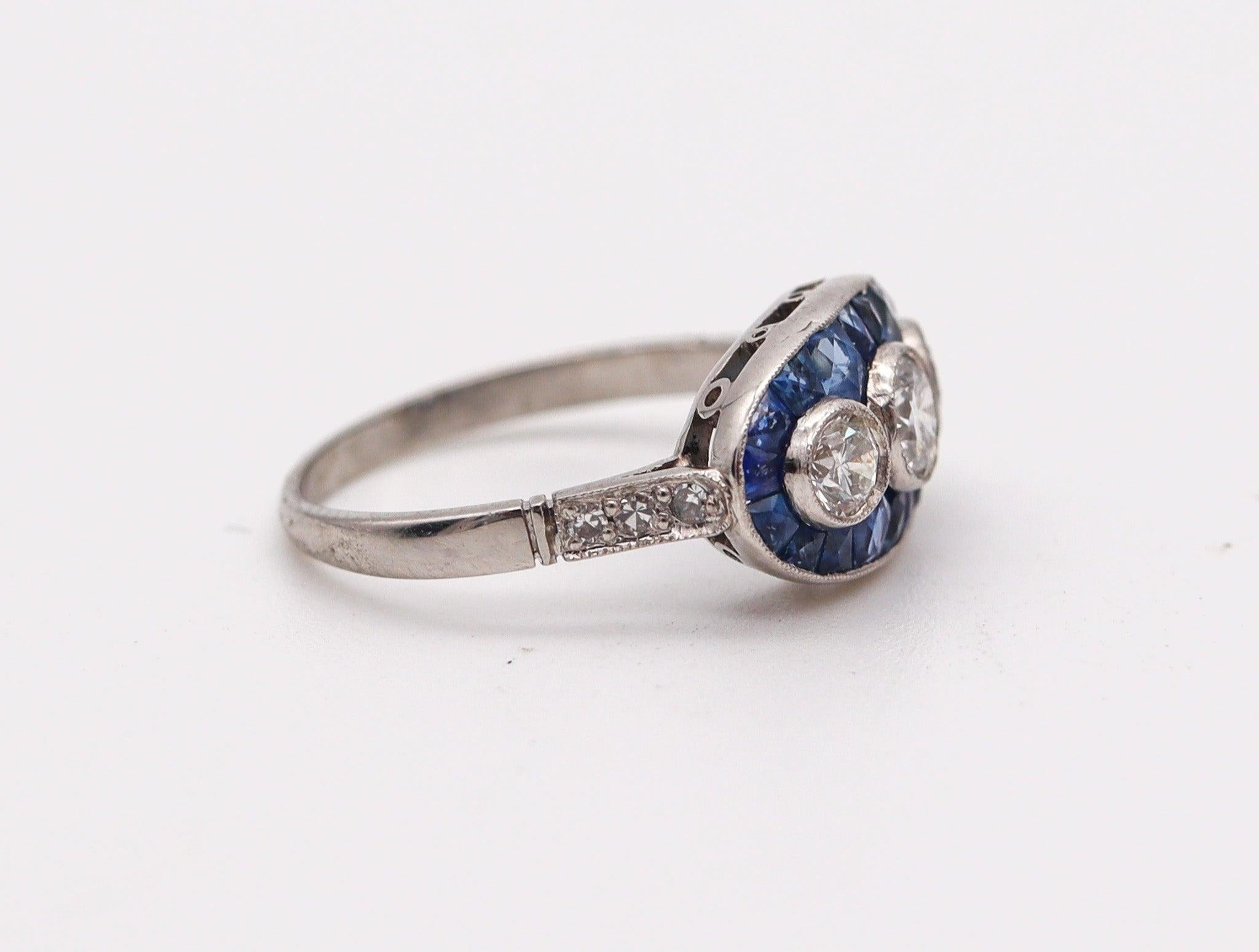 Bague Art déco 1930 en platine avec 2,37 carats de diamants et saphirs Excellent état - En vente à Miami, FL
