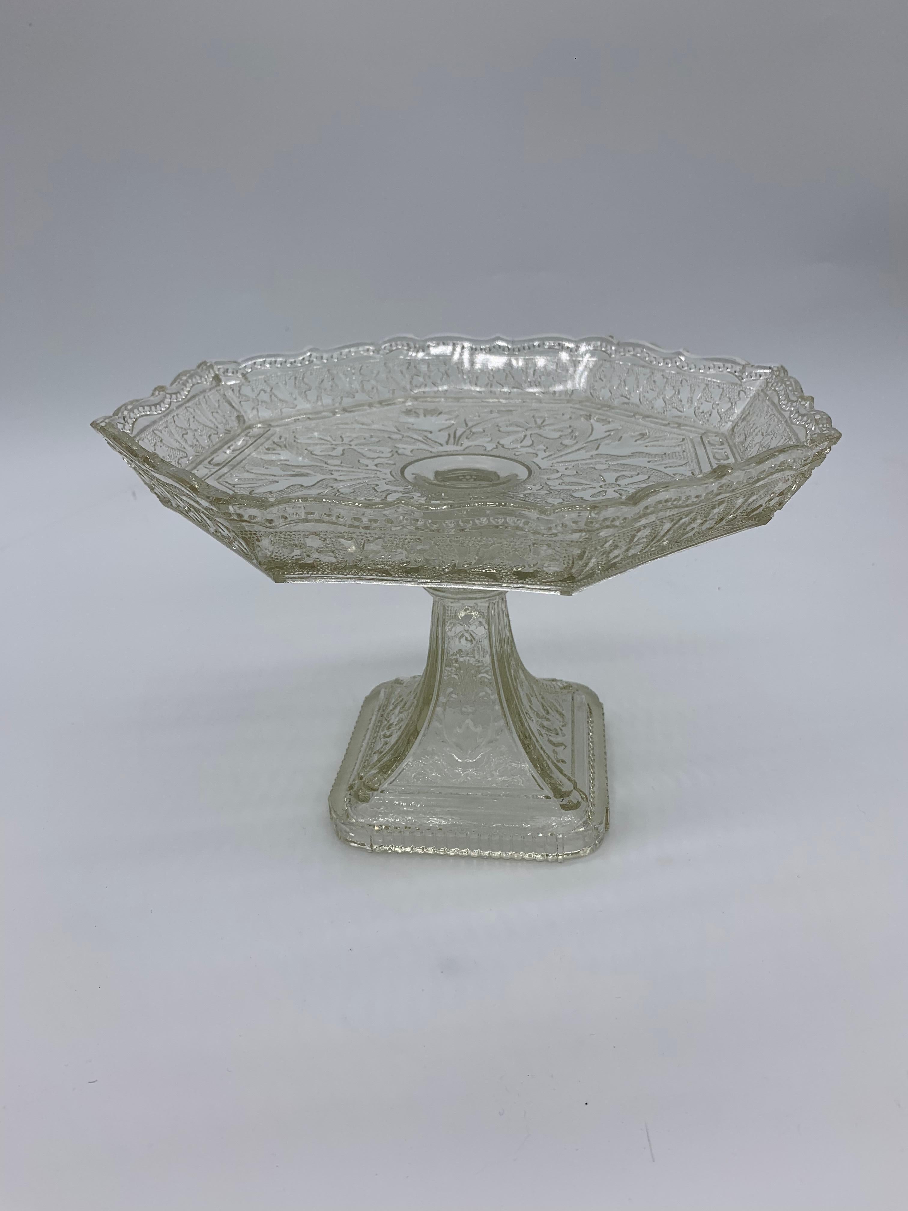 Beautiful off-white cookie bowl or presentation bowl.
It’s a 1930 Art Deco Serveware and makes for a stunning center piece. It’s in octagonal shape and has a beautiful floral pattern.