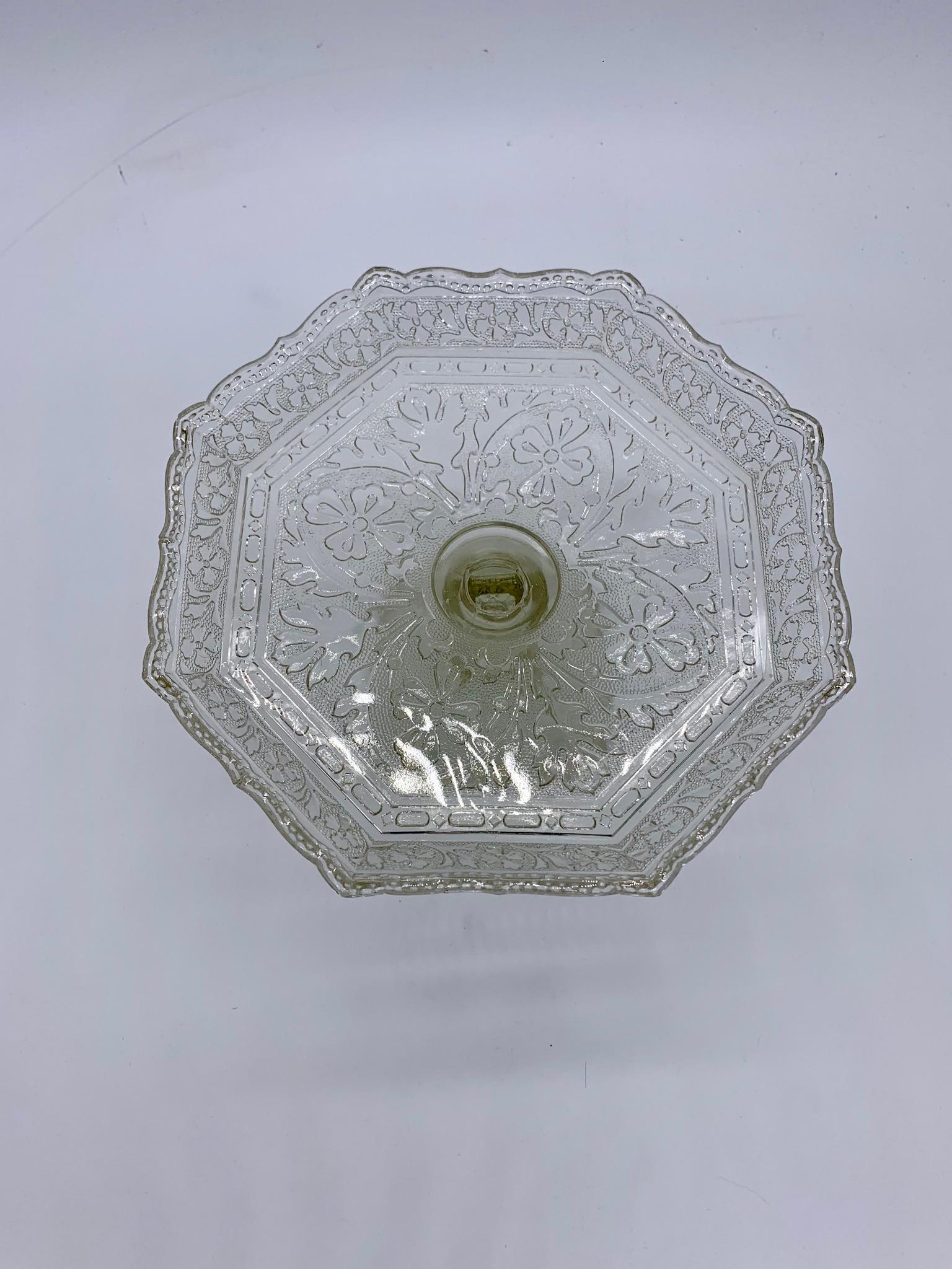 Glass Art Deco 1930 Serveware or Presentation Bowl with Floral Pattern For Sale