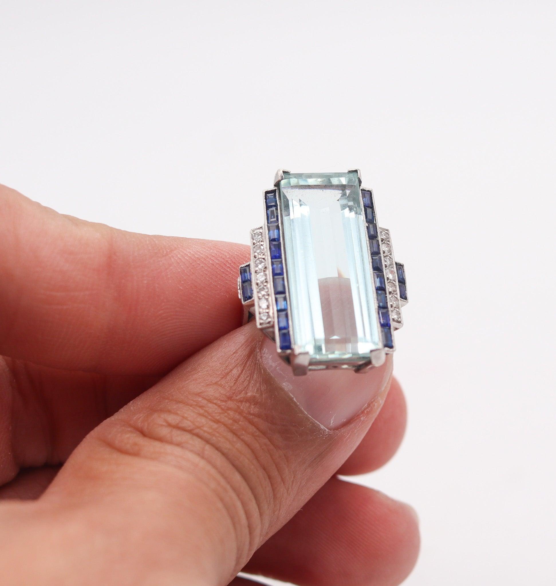 Women's ART-DECO 1930 Skyscraper Platinum Ring With Aquamarine, Sapphires & Diamonds For Sale