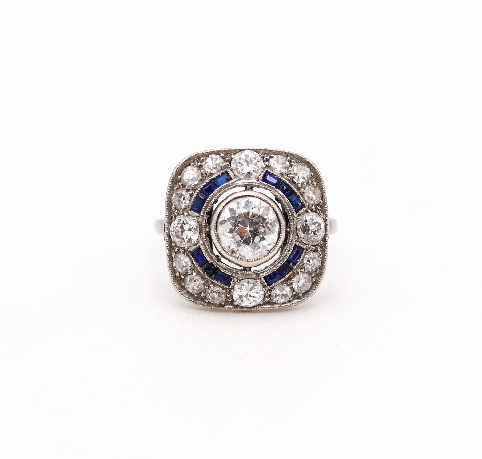 Art déco Bague carrée ART DECO 1930 en platine avec 2,23 carats de diamants et saphirs en vente