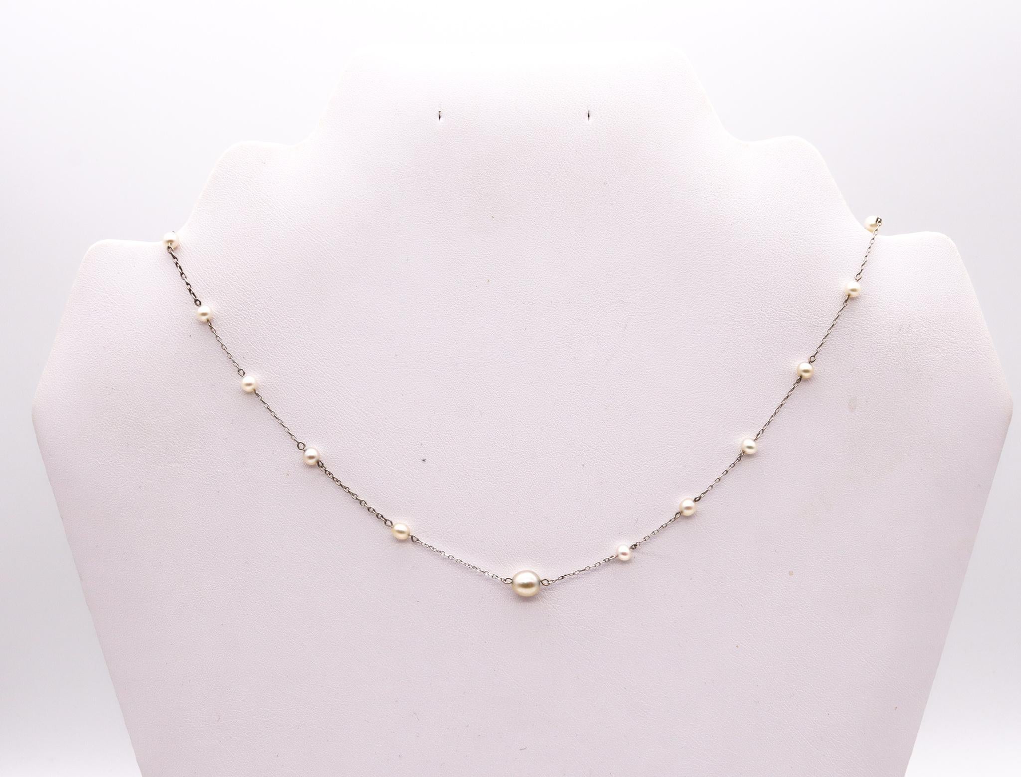 Bead Art Deco 1930 Stations Necklace Chain in Platinum 18 Natural White Round Pearls For Sale