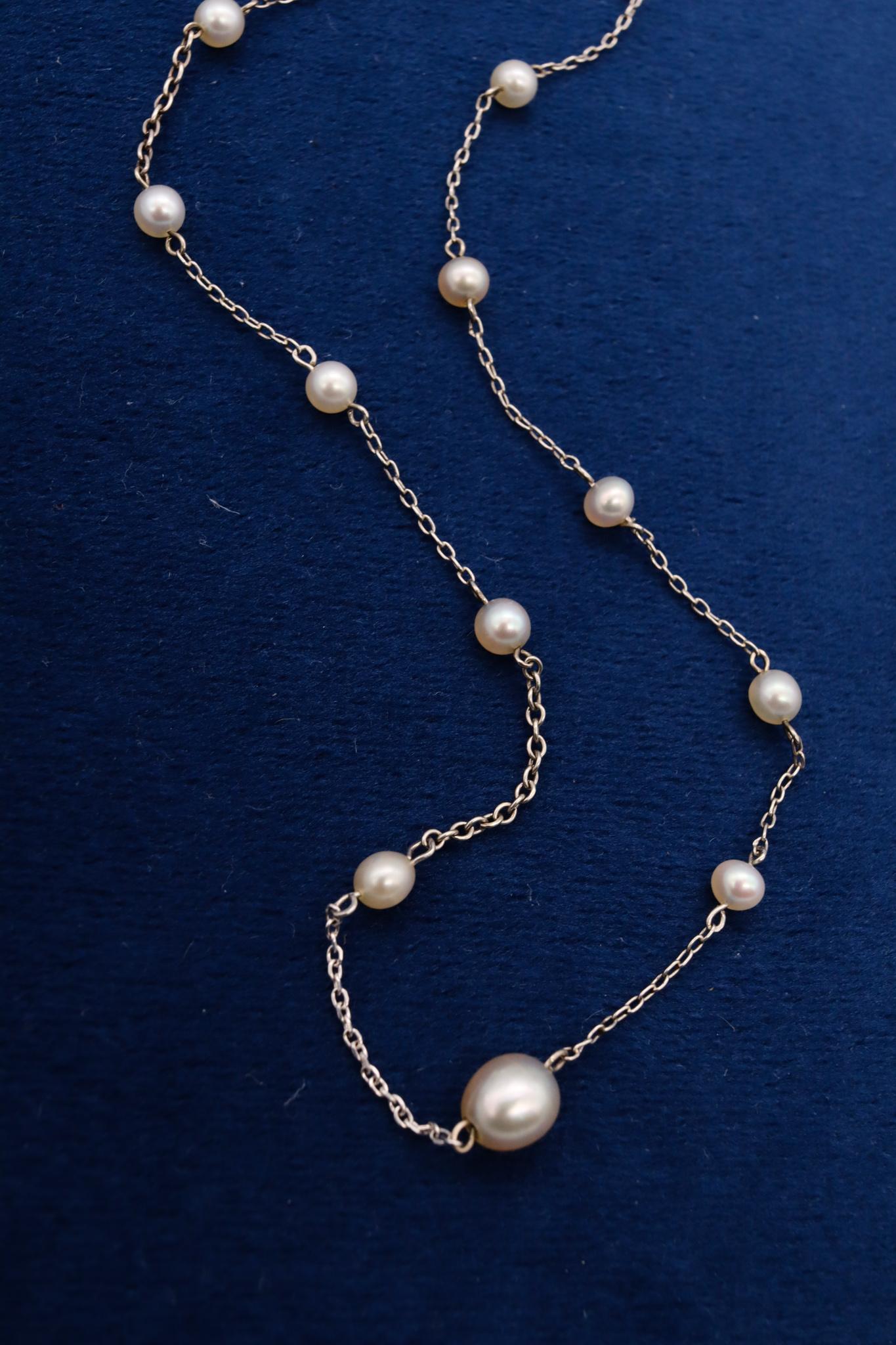 Art Deco 1930 Stations Necklace Chain in Platinum 18 Natural White Round Pearls For Sale 1