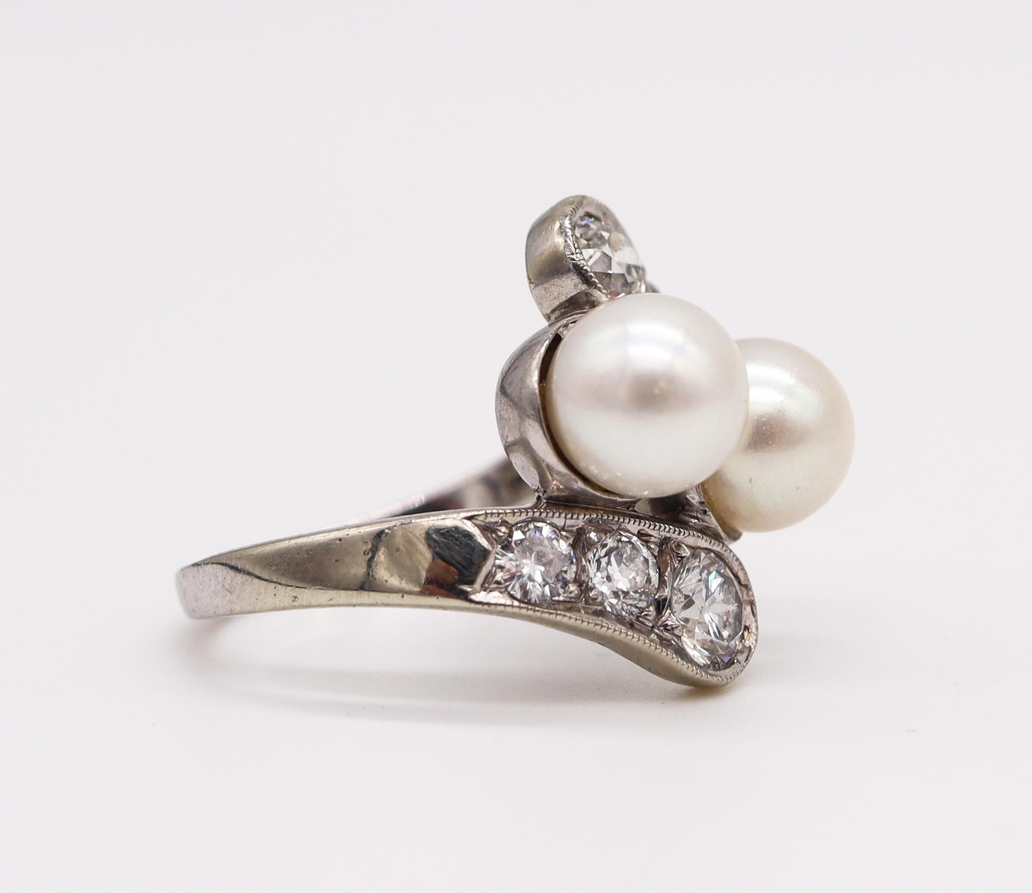 Art Deco 1930 Toi Et Moi Pearls Cocktail Ring 14Kt Gold With 1.08 Cts In Diamond In Good Condition In Miami, FL