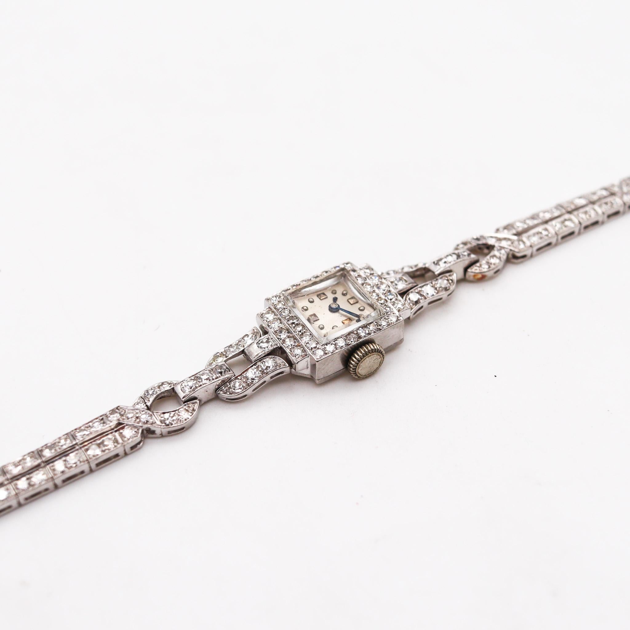 Art Deco 1930 Armbanduhr aus900 Platin mit 4,98 Gesamtkaratgewicht in runden Diamanten Damen im Angebot