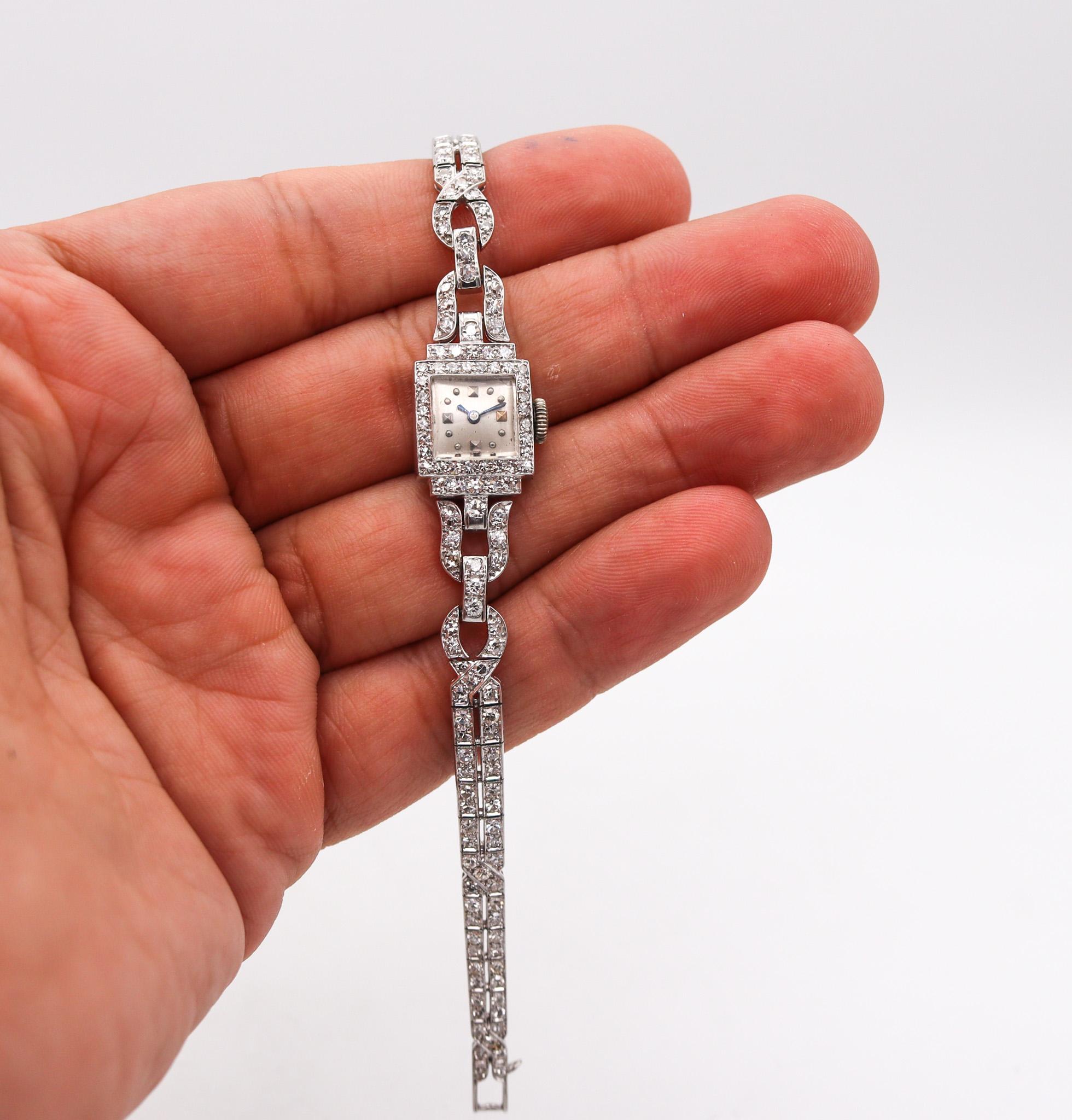Montre-bracelet Art déco 1930 en platine .900 avec diamants ronds de 4,98 carats en vente 3