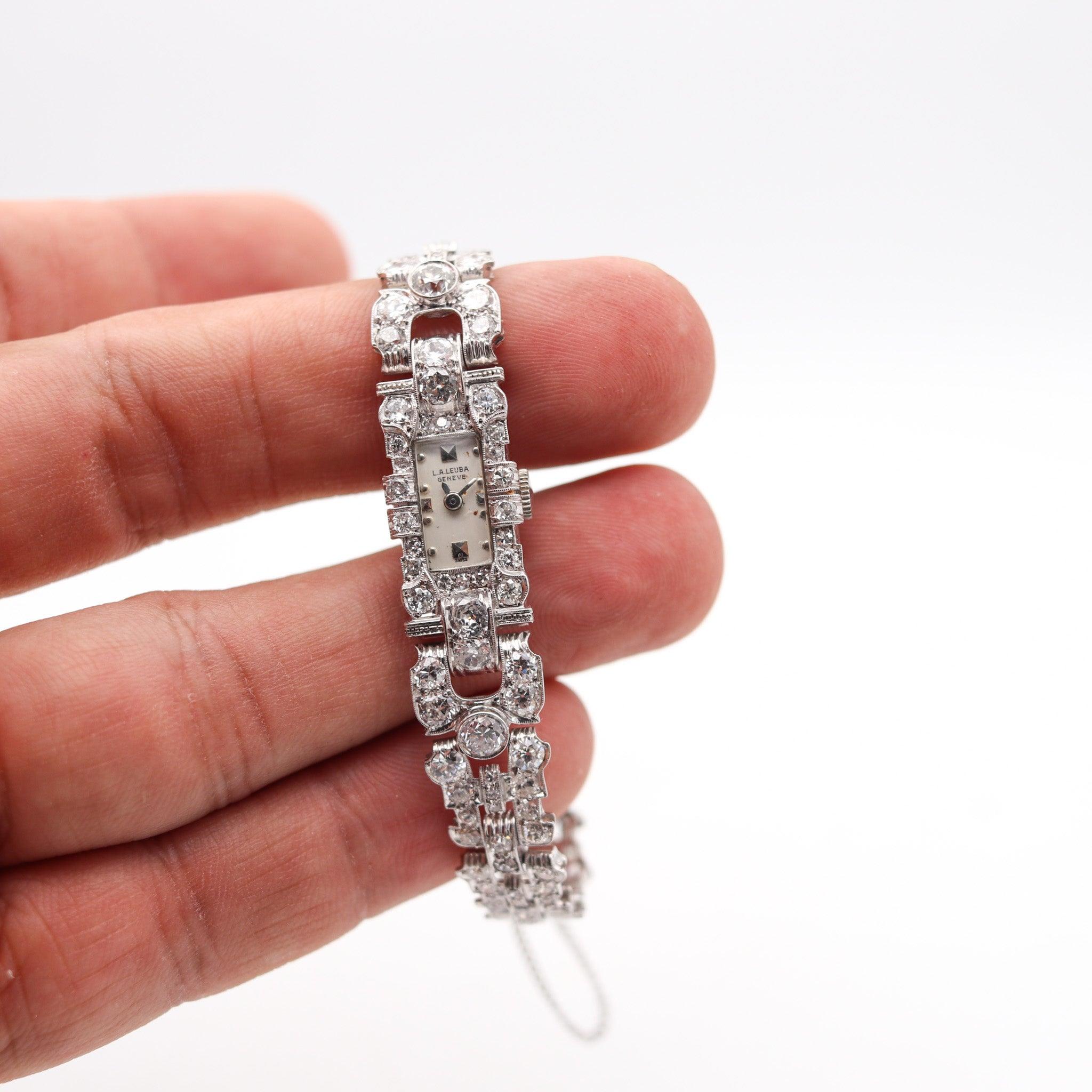 ART DECO 1930 Armbanduhr aus Platin mit 7,44 Gesamtkaratgewicht in europäischen Diamanten 3