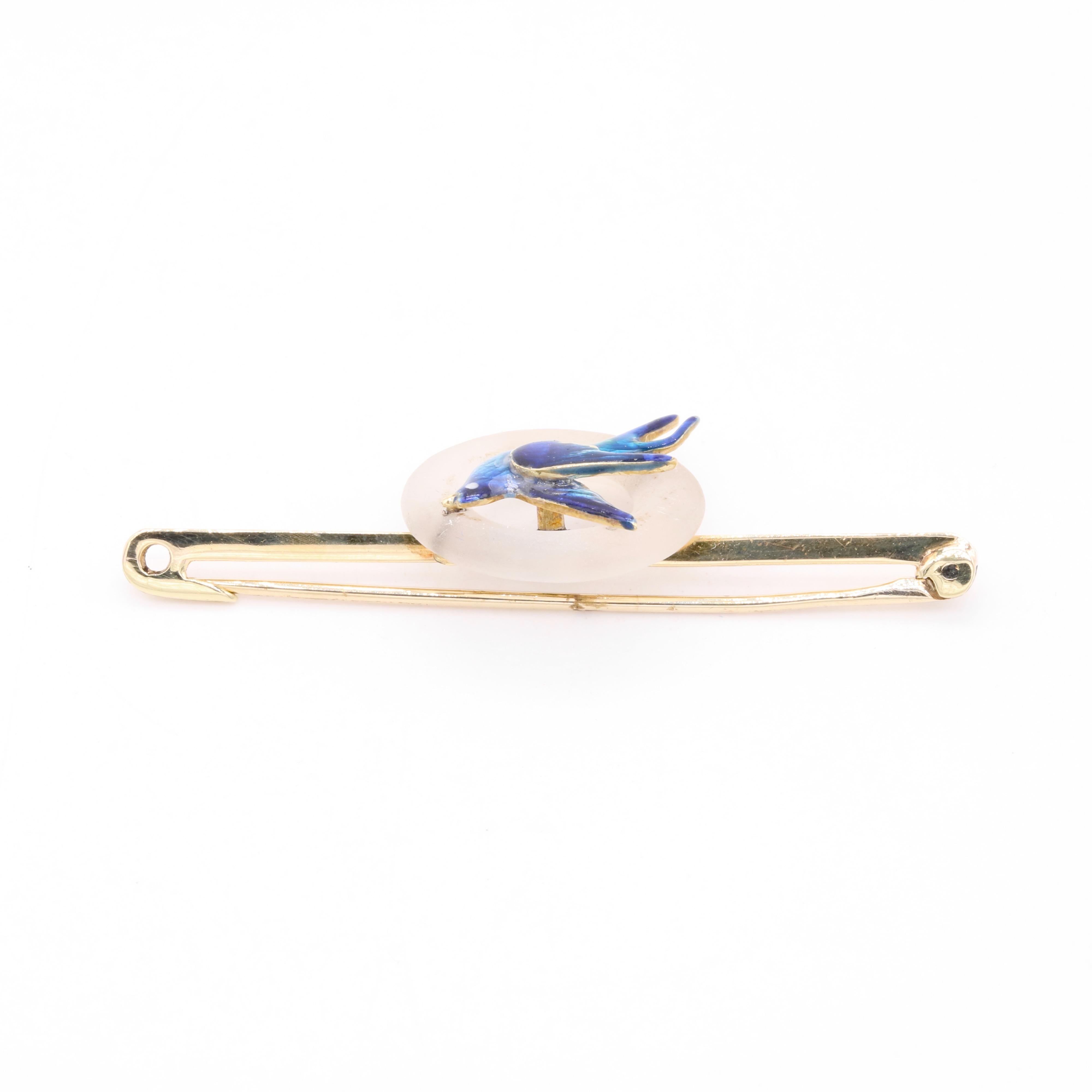 Art Deco 1930s 15K Yellow Gold Frosted Rock Crystal and Blue Enamel Bird Brooch For Sale 2