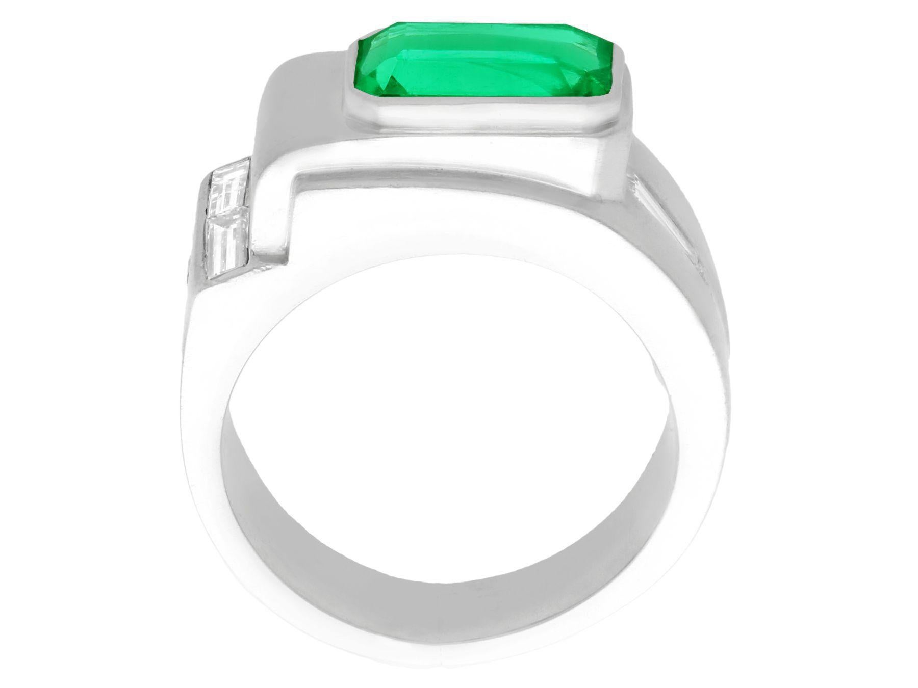 Women's or Men's Art Deco 1930s 1.80 Carat Colombian Emerald and Diamond Platinum Cocktail Ring