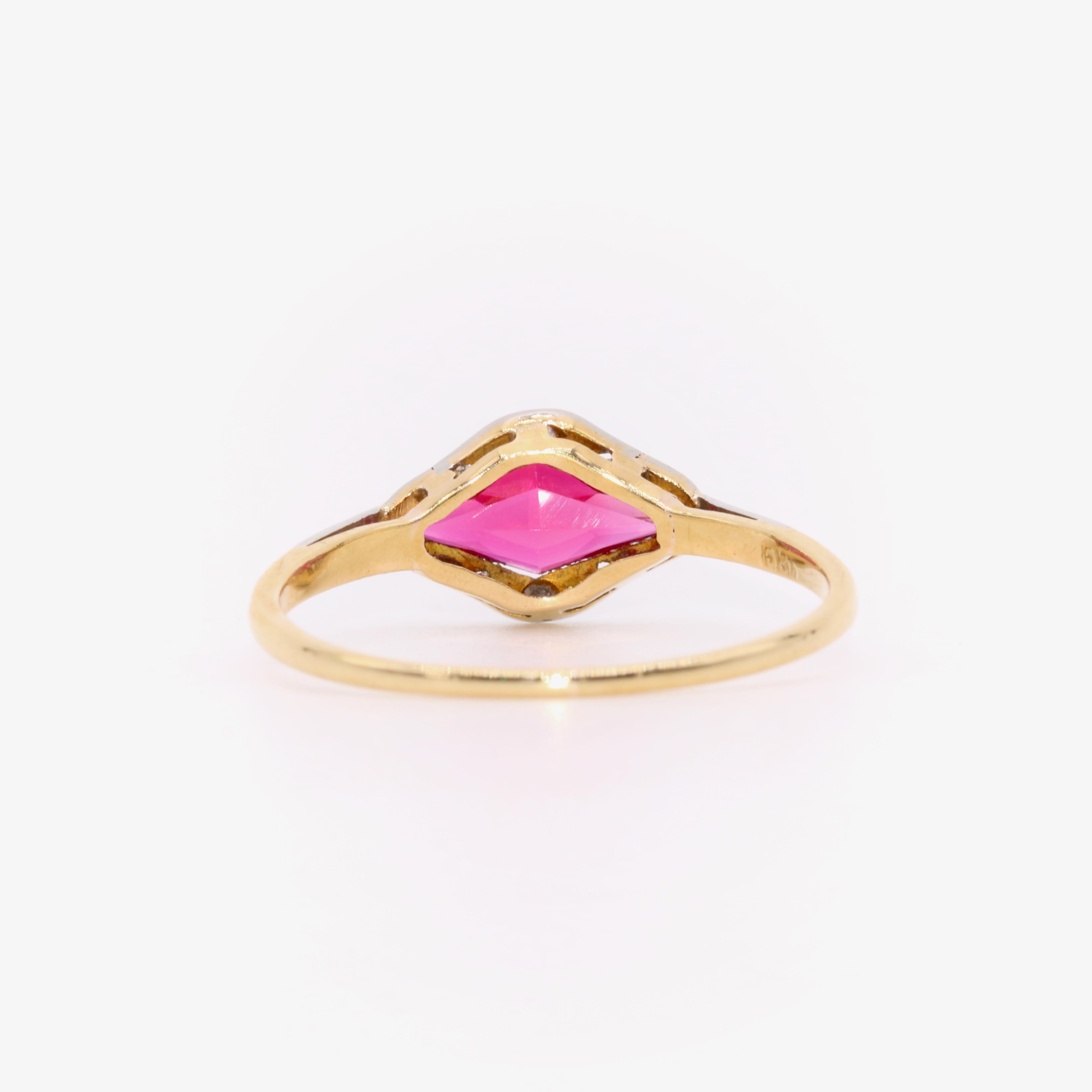 Art Deco 1930s 18K White and Yellow Gold Ruby and Diamond Geometric Ring For Sale 1