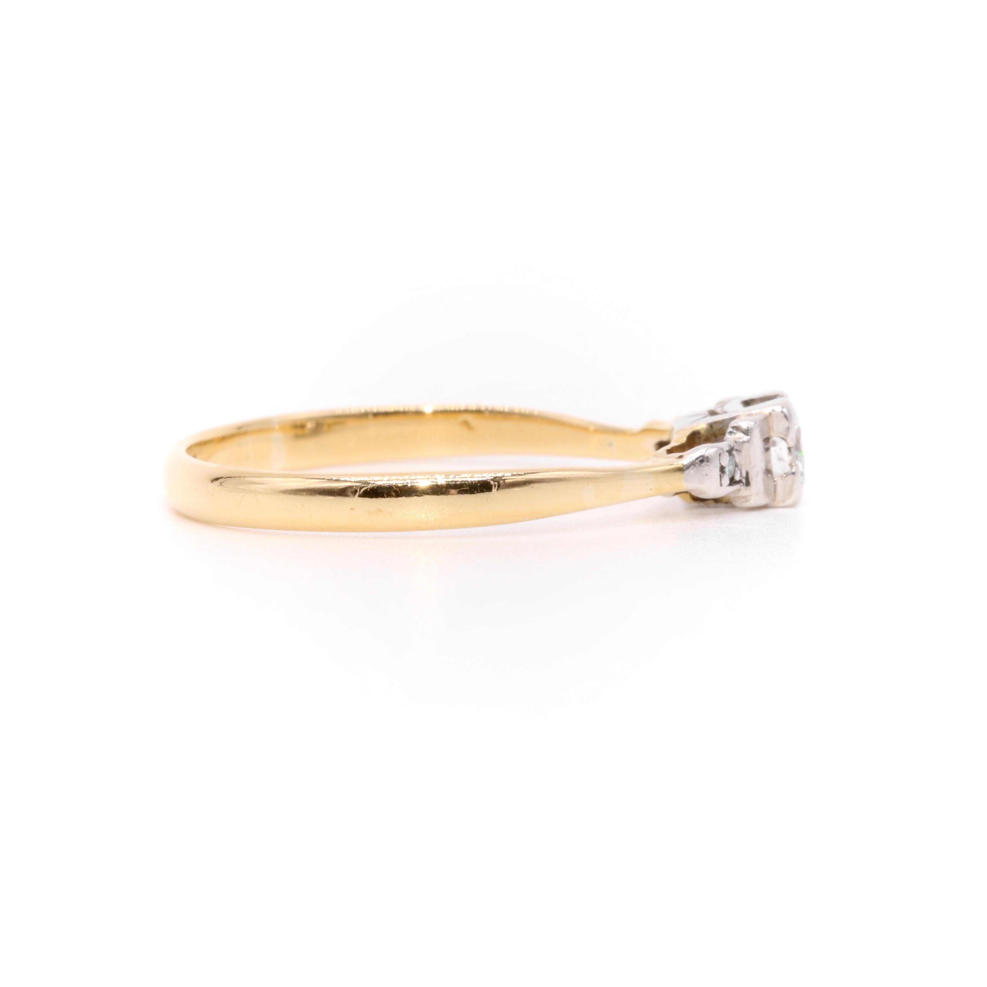 Bague trilogie Art déco des années 1930 en or jaune 18 carats et platine avec diamants de 0,18 carat en vente 1