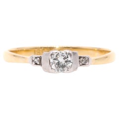 Anello Art Deco 1930 in oro giallo 18 carati e platino con trilogia di diamanti da 0,18 carati