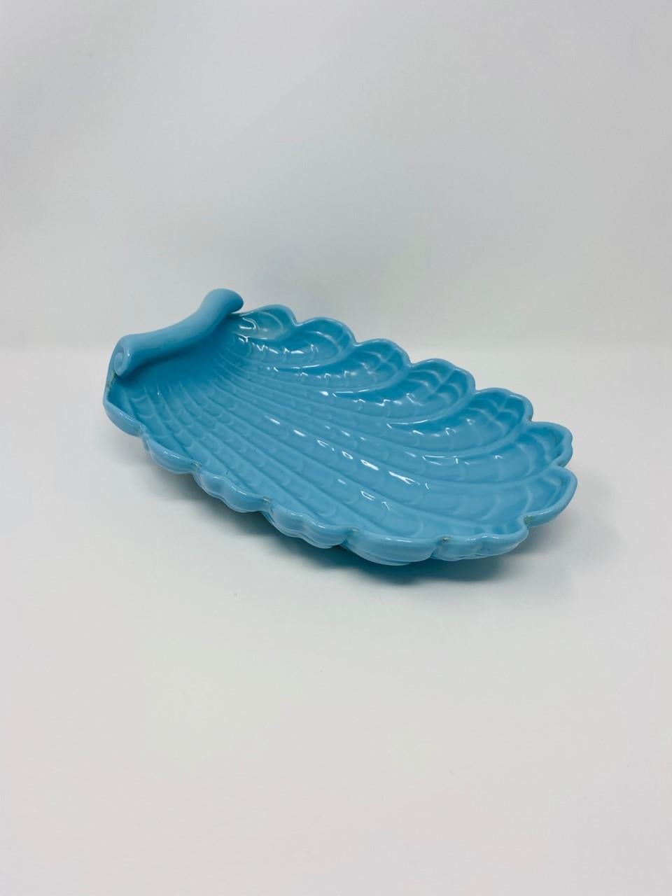 Art Deco 1930s Abingdon Ceramic Shell Tray Pastel Blue For Sale 2