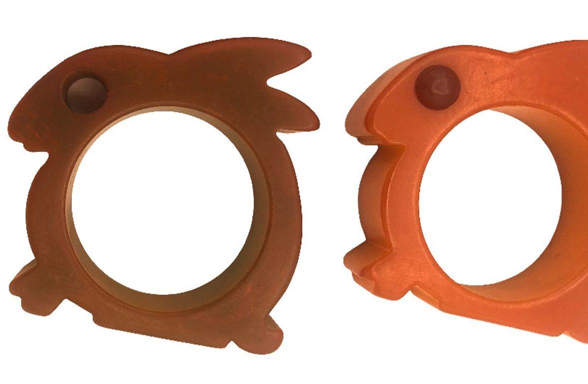 Art Deco 1930's Butterscotch Bakelite Rabbit Napkin Holders Set of 8 In Excellent Condition For Sale In Van Nuys, CA