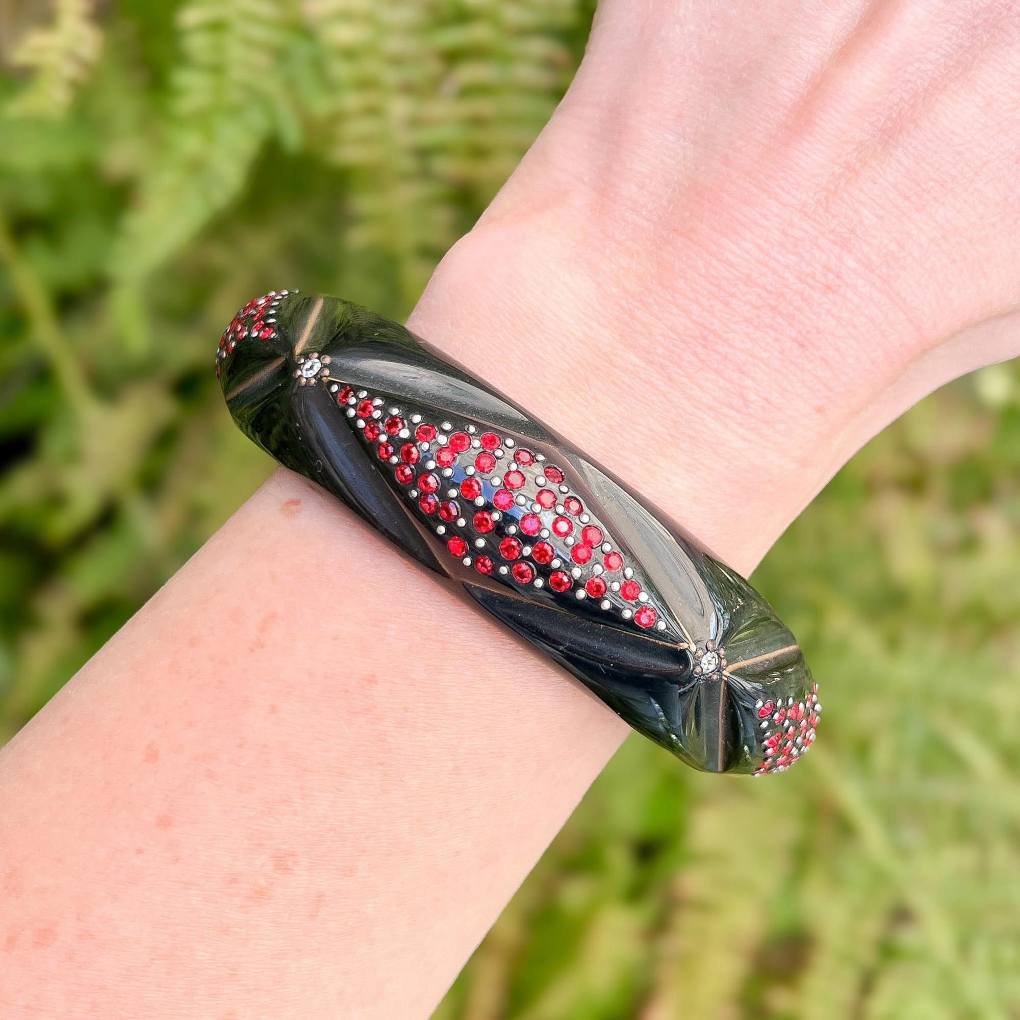 Women's Art Deco 1930S Black Celluloid and Ruby Rhinestones Vintage Geometric Bangle For Sale