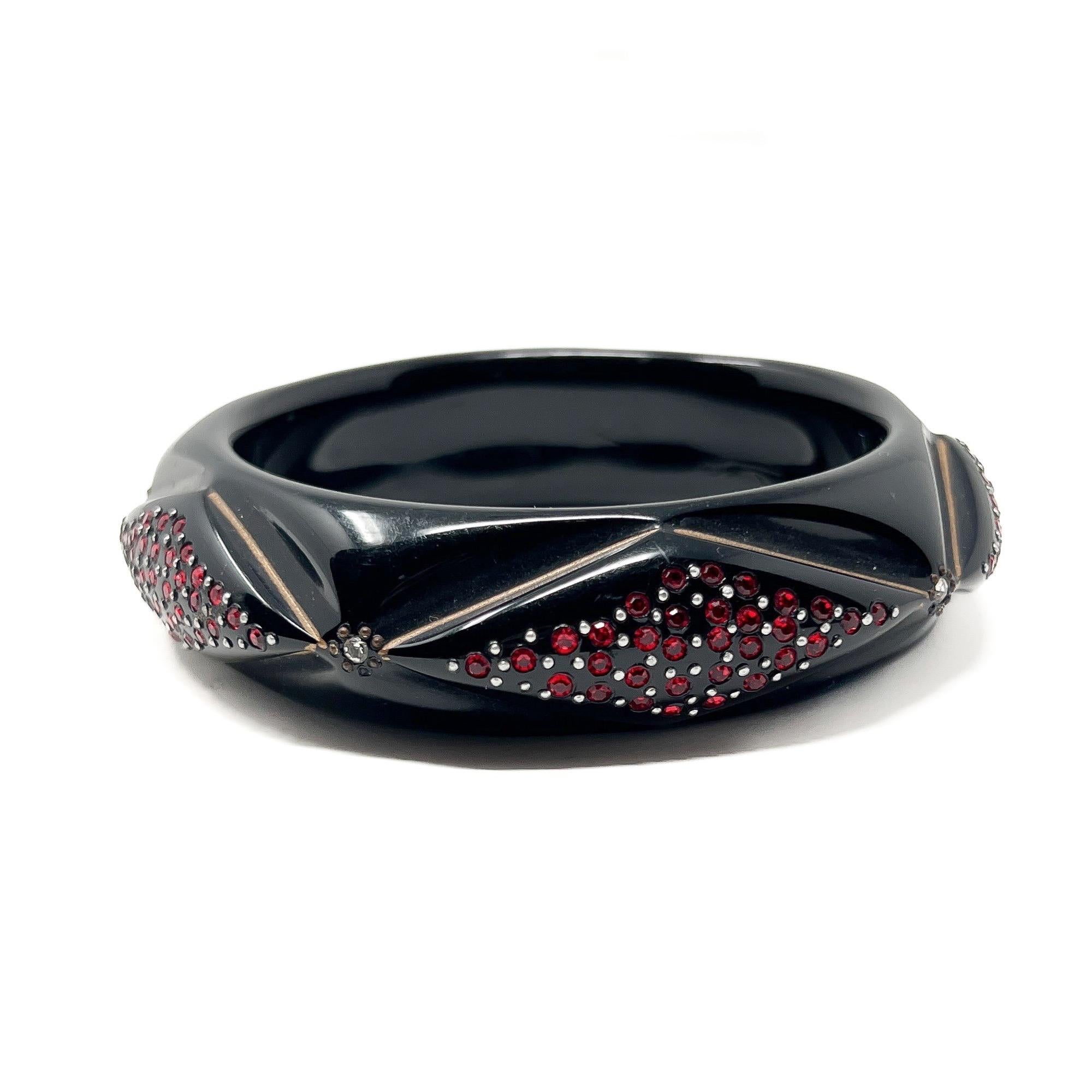 Art Deco 1930S Black Celluloid and Ruby Rhinestones Vintage Geometric Bangle For Sale 2