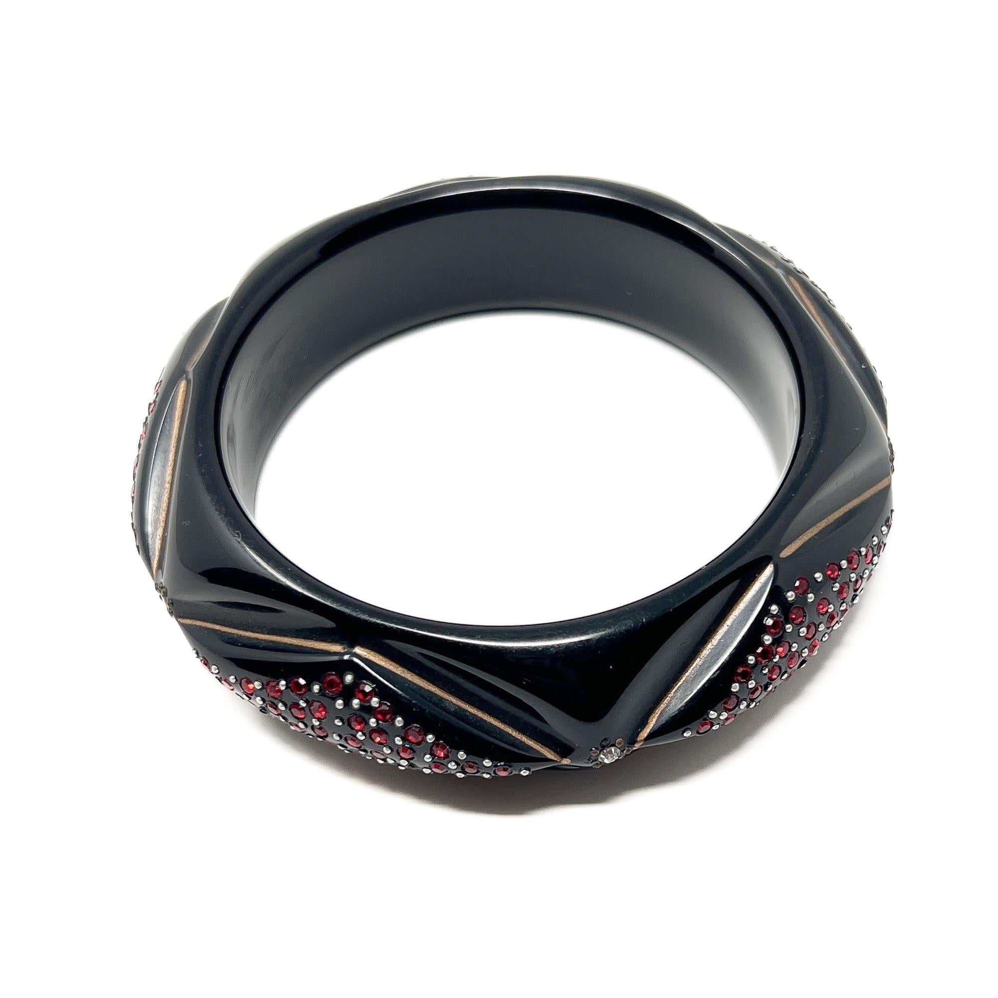Art Deco 1930S Black Celluloid and Ruby Rhinestones Vintage Geometric Bangle For Sale 4