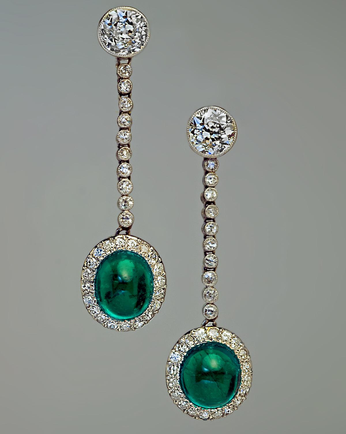 Art Deco 1930s Cabochon Emerald Diamond Platinum Earrings In Excellent Condition In Chicago, IL