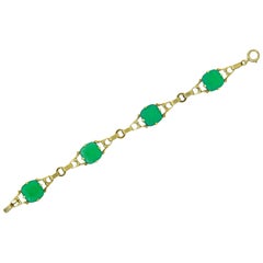 Art Deco 1930s Carved Green Onyx Intaglio 14 Karat Gold Floral Link Bracelet