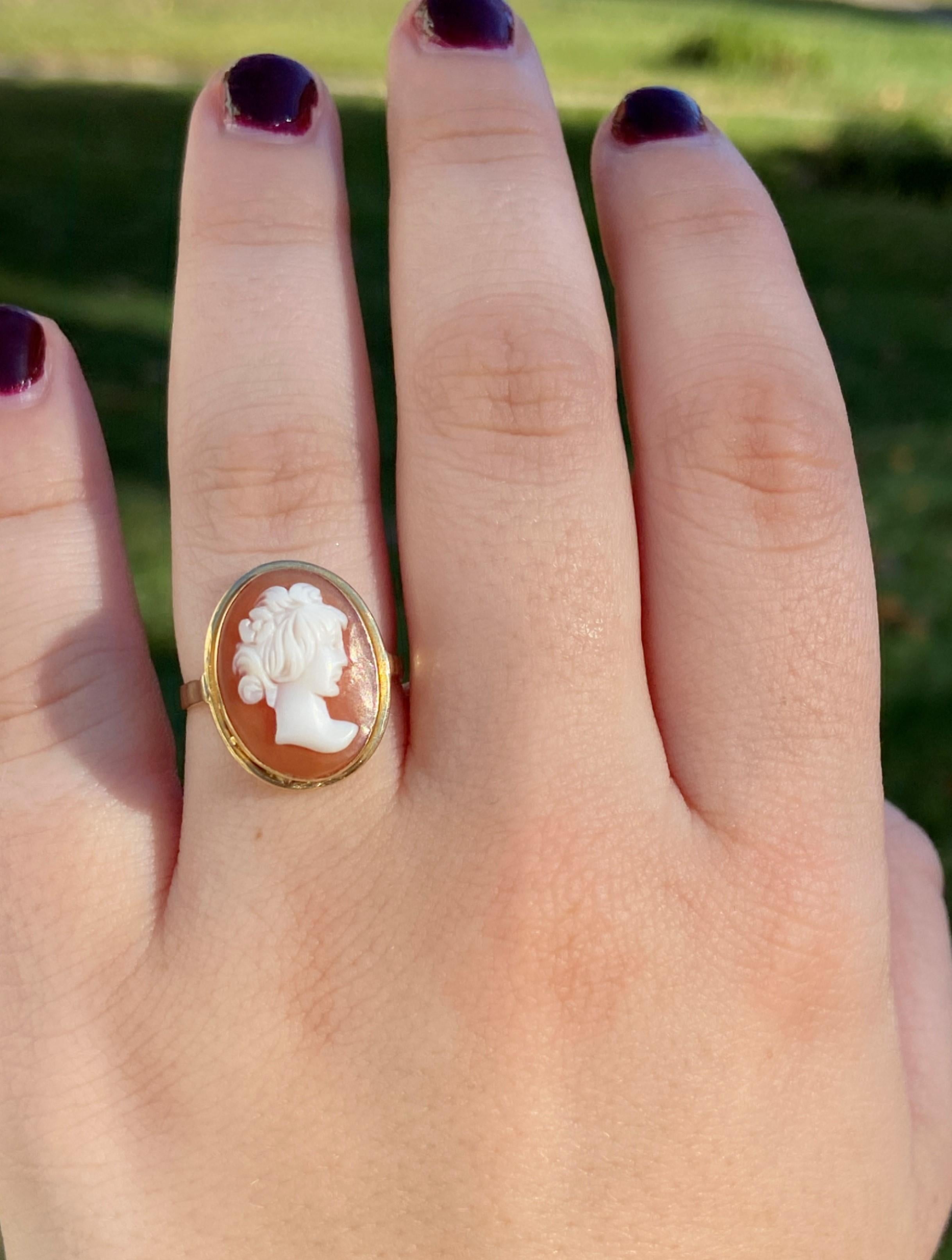 Art Deco 1930er Jahre geschnitzter Muschelkamee 14 Karat Gelbgold Ring 5