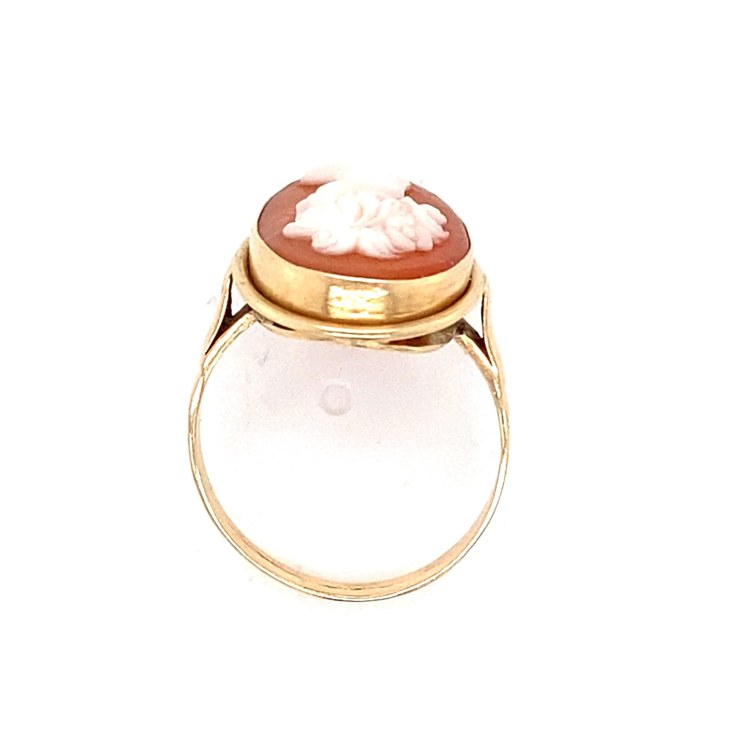 Art Deco 1930er Jahre geschnitzter Muschelkamee 14 Karat Gelbgold Ring für Damen oder Herren