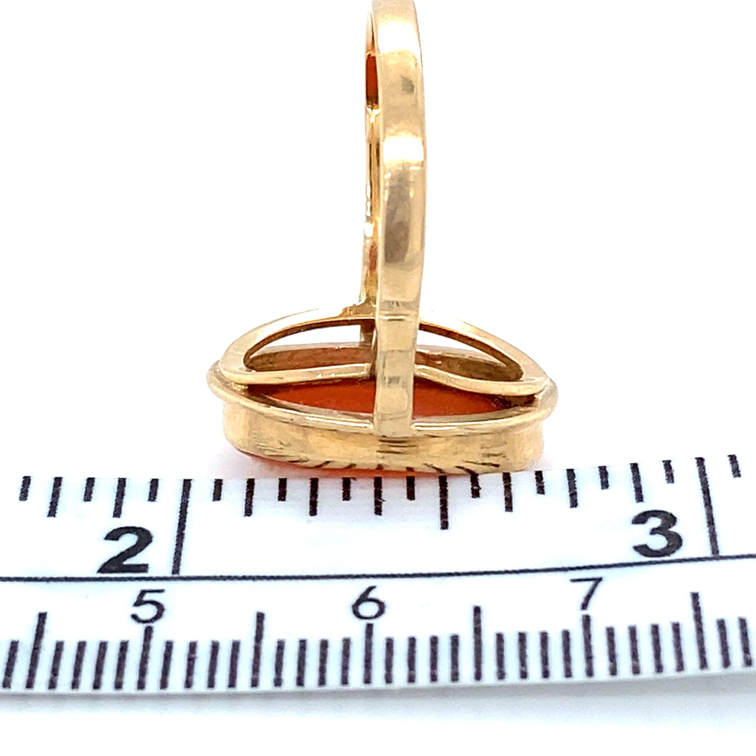 Art Deco 1930er Jahre geschnitzter Muschelkamee 14 Karat Gelbgold Ring 2