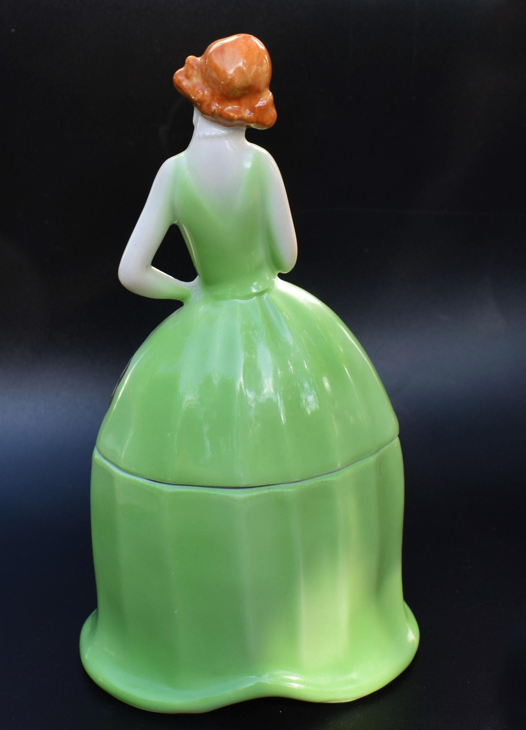 Français Bonbonnière en céramique Art Déco 1930:: demi-poupée:: boîte à poudre:: vers 1930 en vente