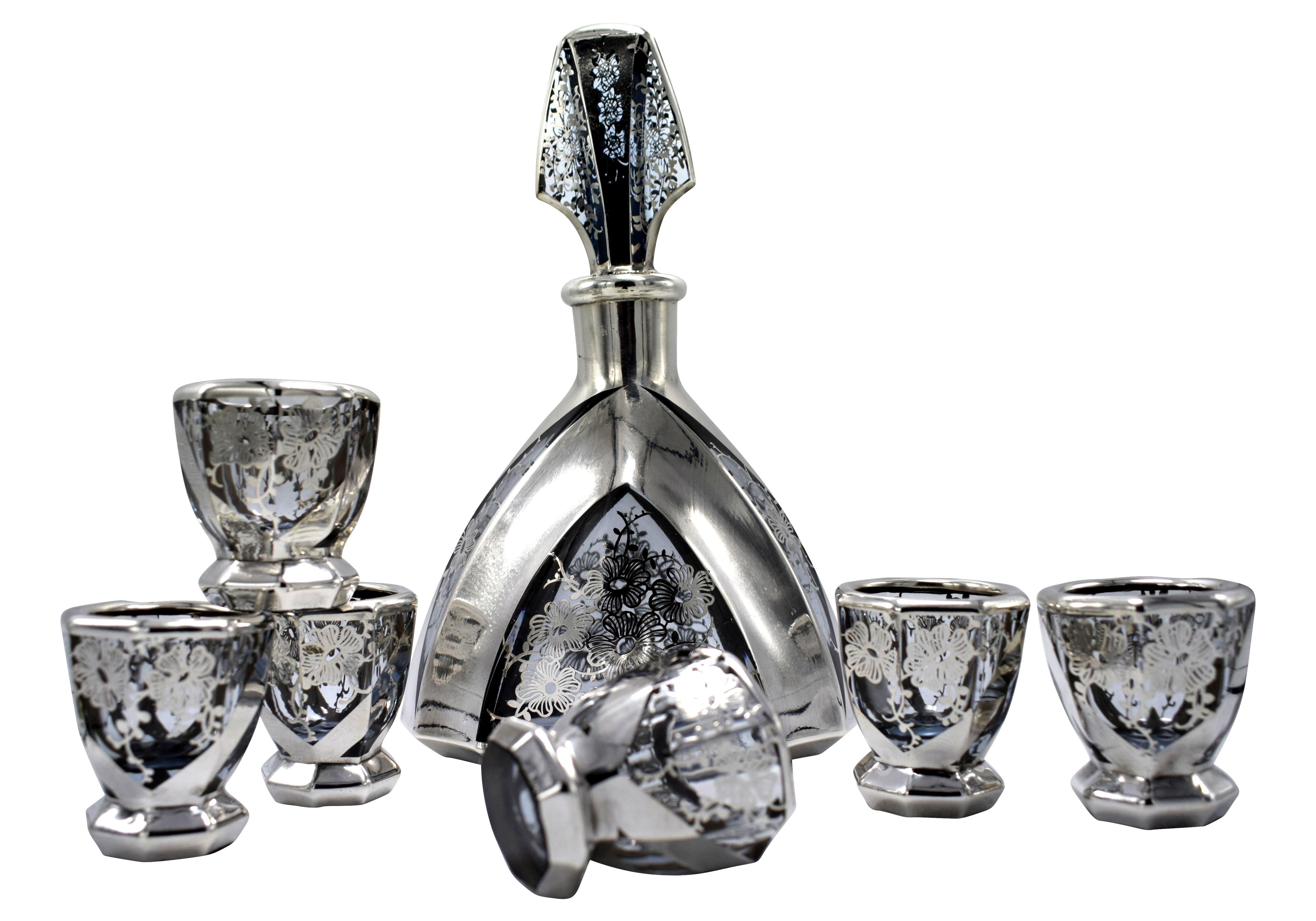 Art déco Art Deco 1930s Czech Glass Decanter Set en vente