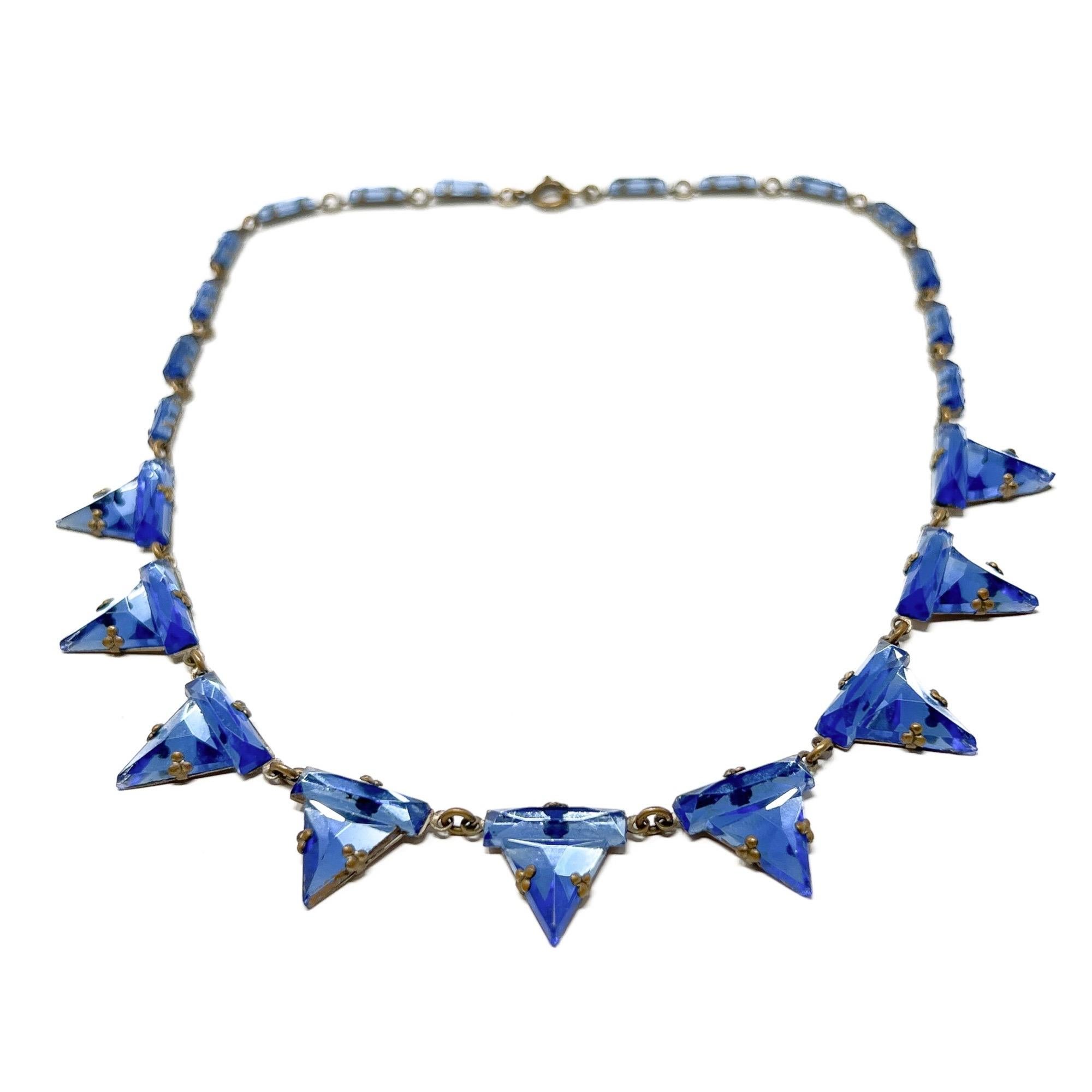 Art Deco Años 30 Checoslovaquia Azul Triangular Espejo Cristal Collar Vintage en Bueno estado para la venta en Skelmersdale, GB