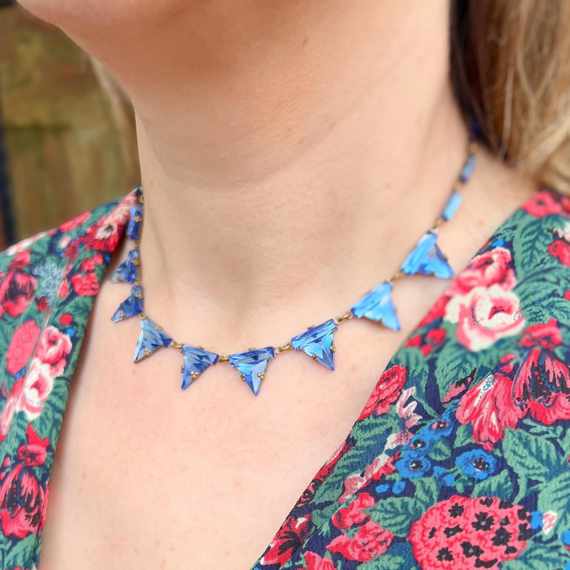 Art Deco Años 30 Checoslovaquia Azul Triangular Espejo Cristal Collar Vintage en venta 4
