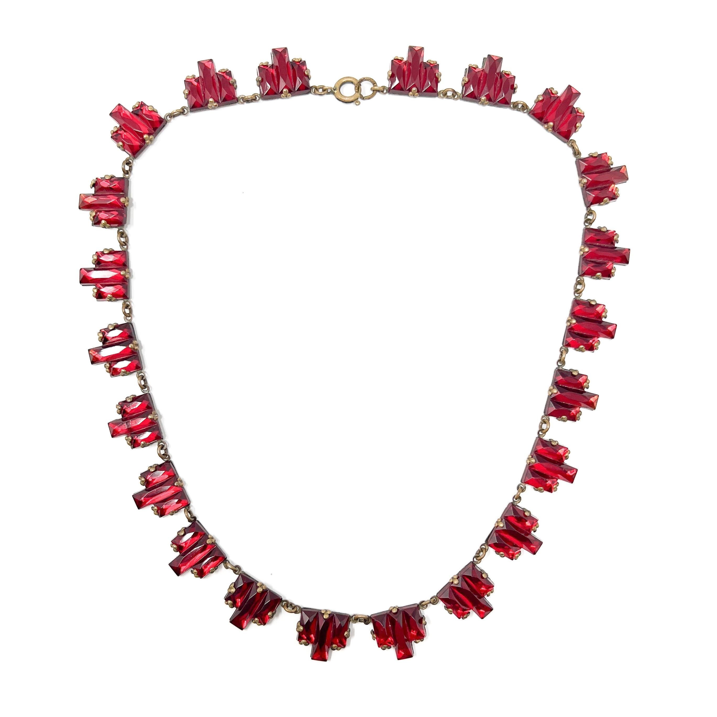Collier vintage rouge miroir tchécoslovaque Art déco des années 1930 en vente 1