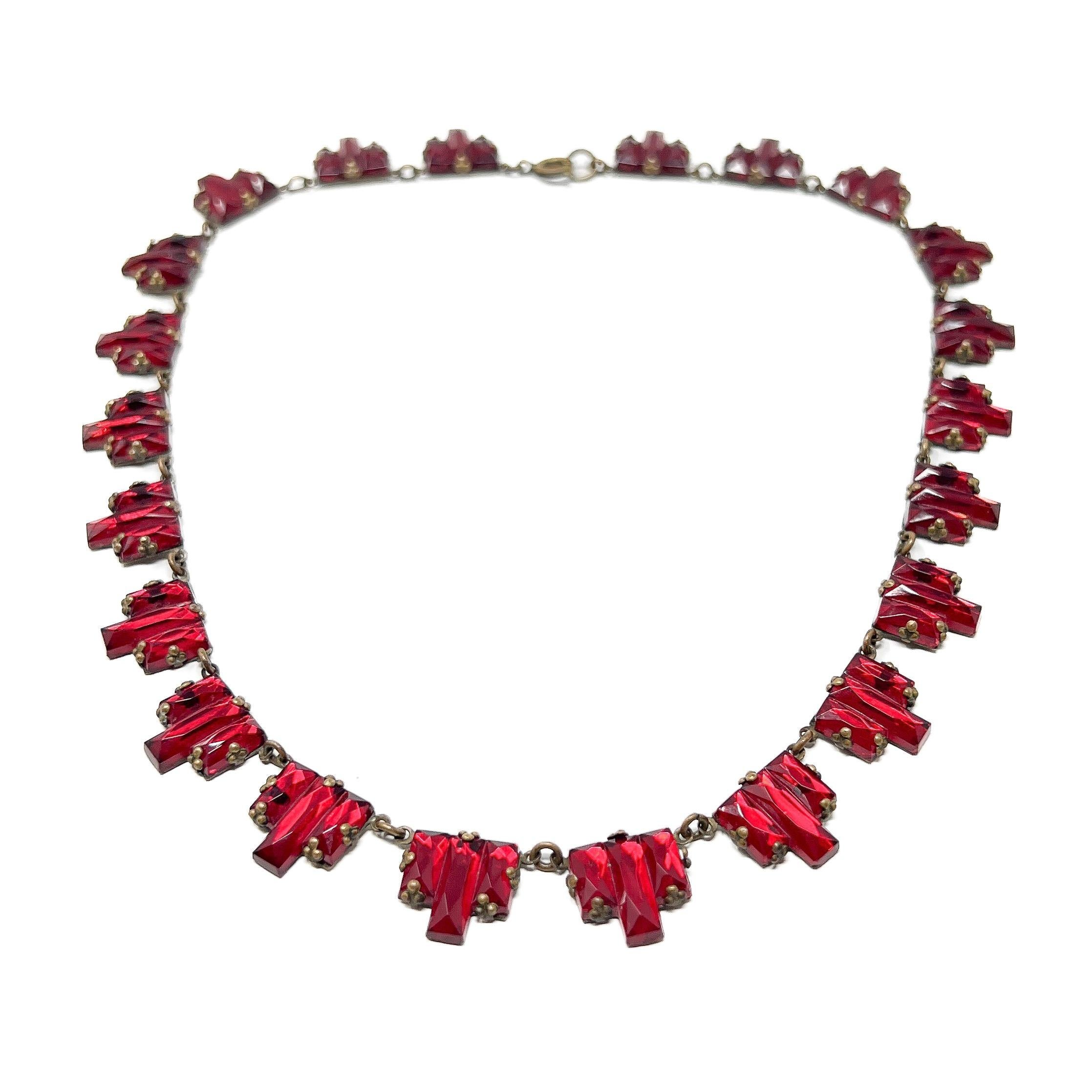 Collier vintage rouge miroir tchécoslovaque Art déco des années 1930 en vente 2