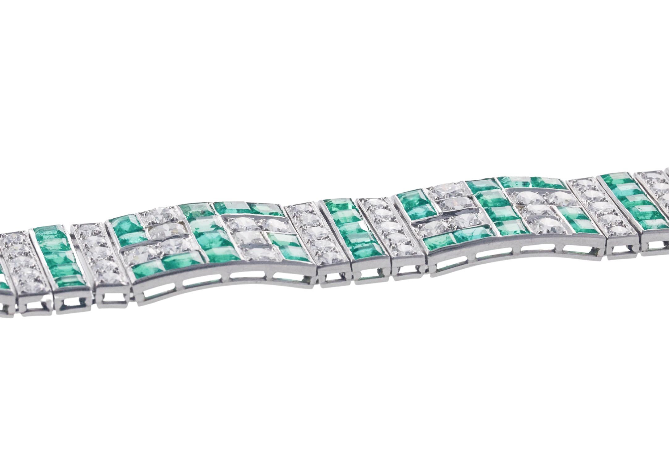 Art Deco 1930s Emerald and Diamond Platinum Bracelet In Excellent Condition For Sale In New York, NY
