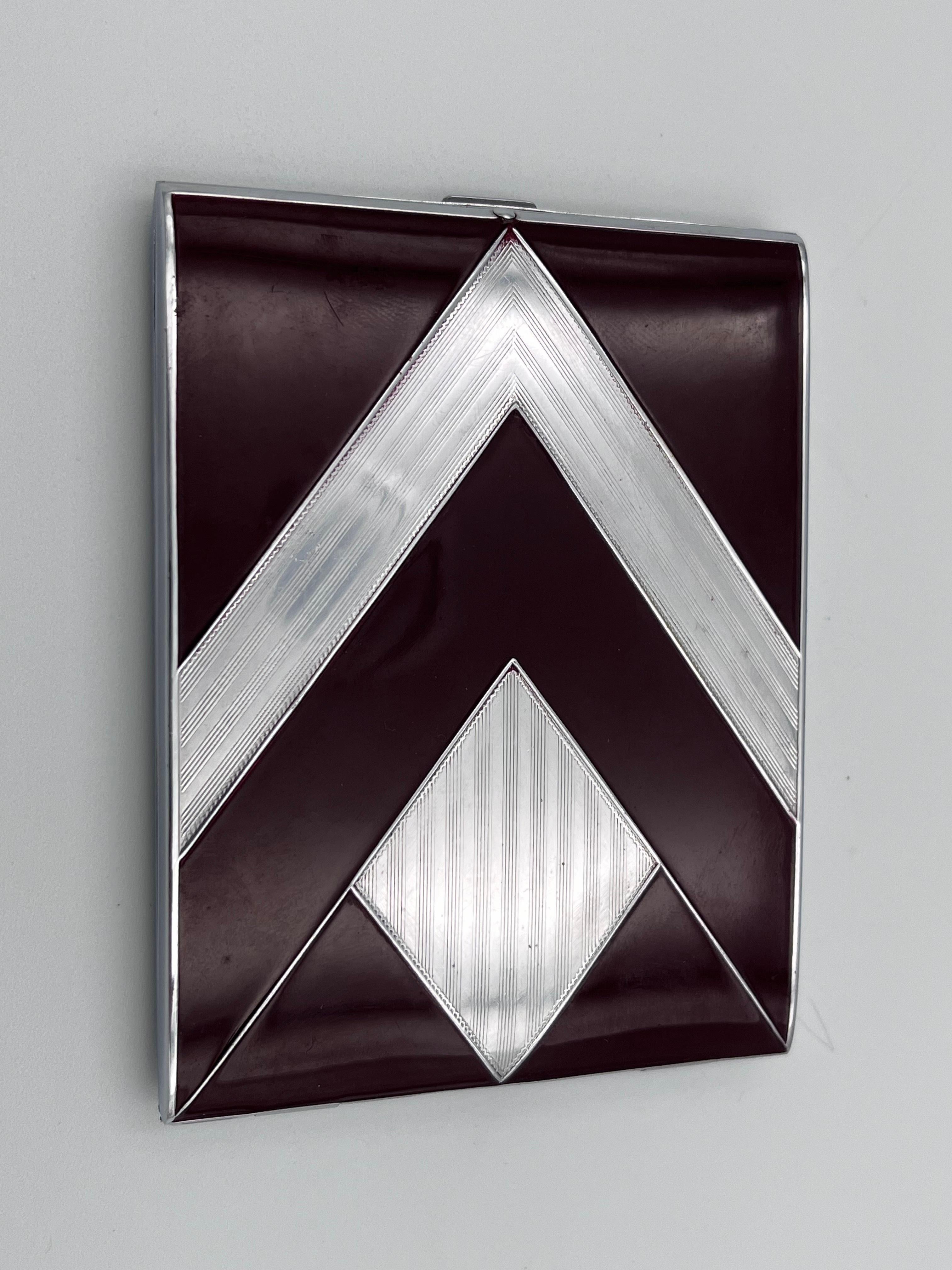 Americano Portasigarette in stile Art Deco anni '30 Evans Chevron Ox Blood Burgundy con smalto e cromo in vendita