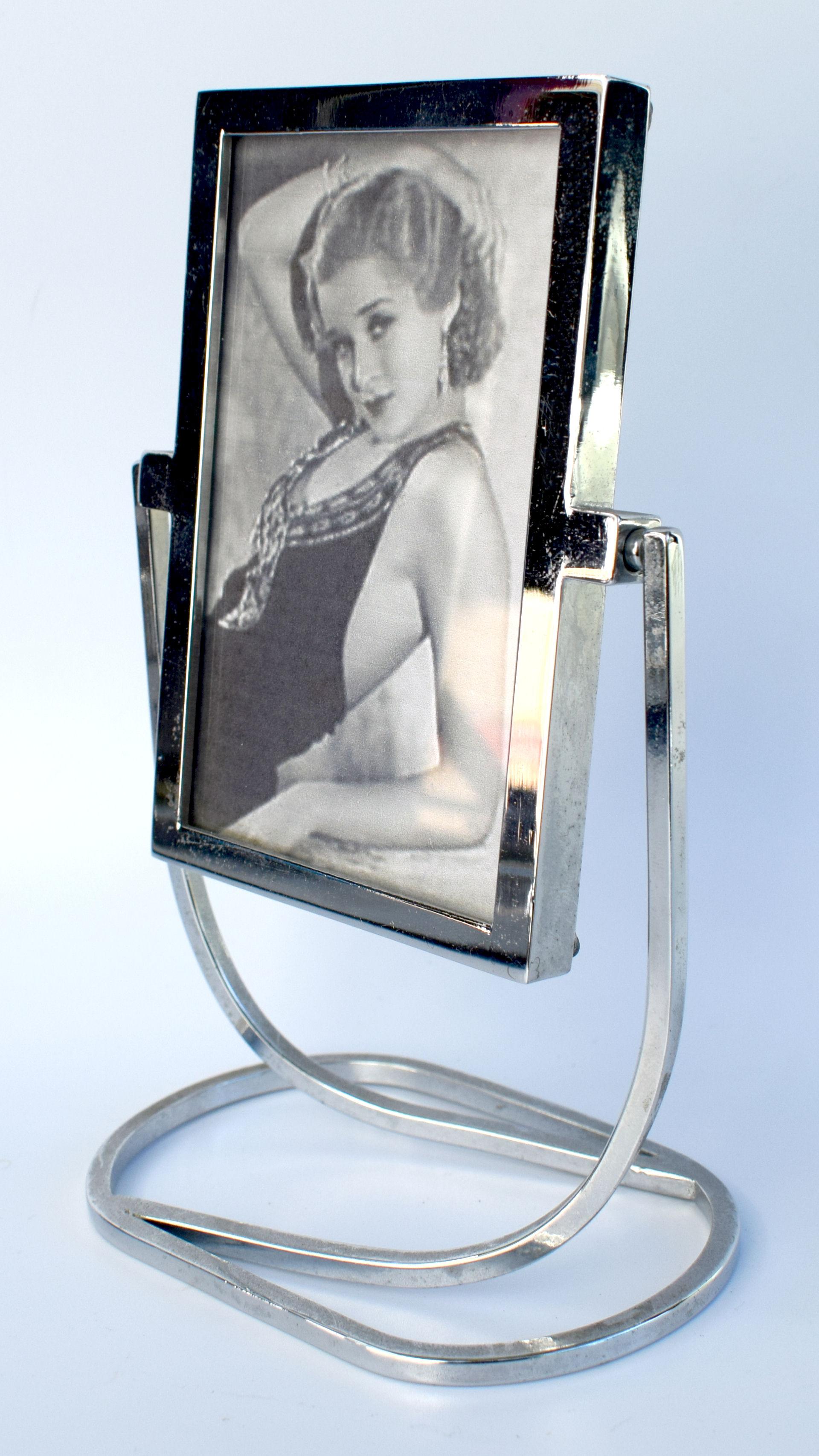 freestanding picture frame