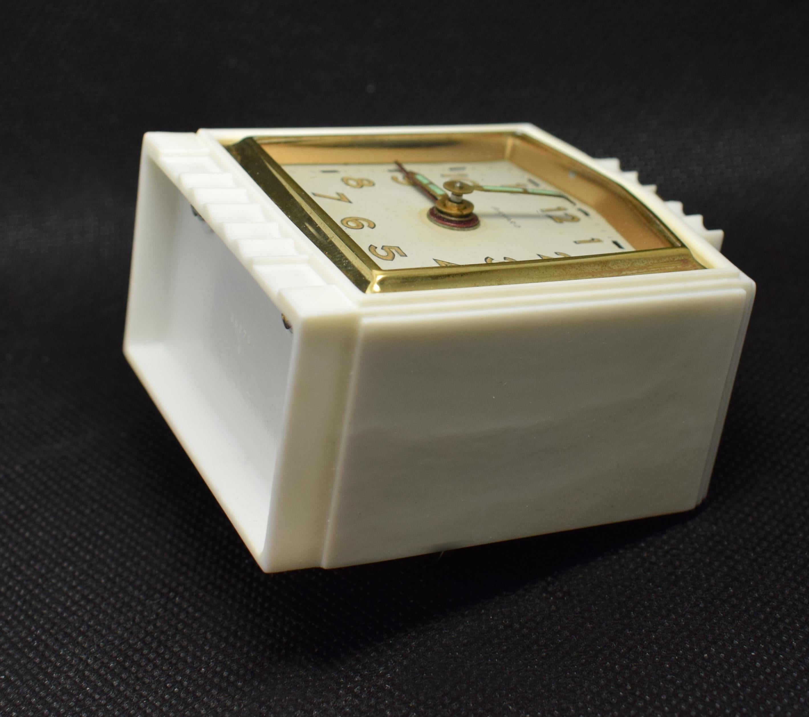 Art Deco 1930s French Bakelite Miniature Alarm Clock In Good Condition In Devon, England