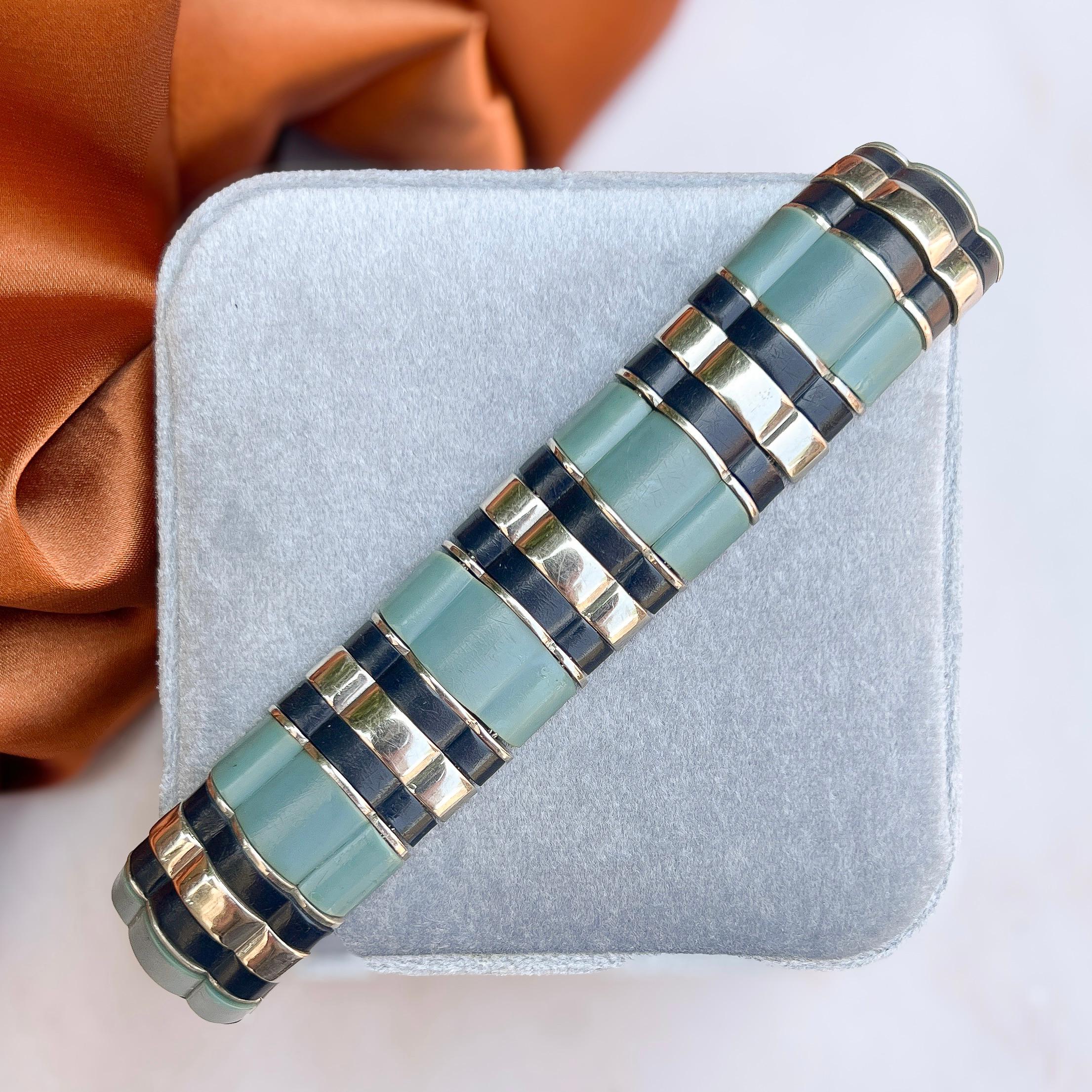 Bracelet manchette vintage Art déco français des années 1930 avec Galalithe et chrome Bon état - En vente à Skelmersdale, GB