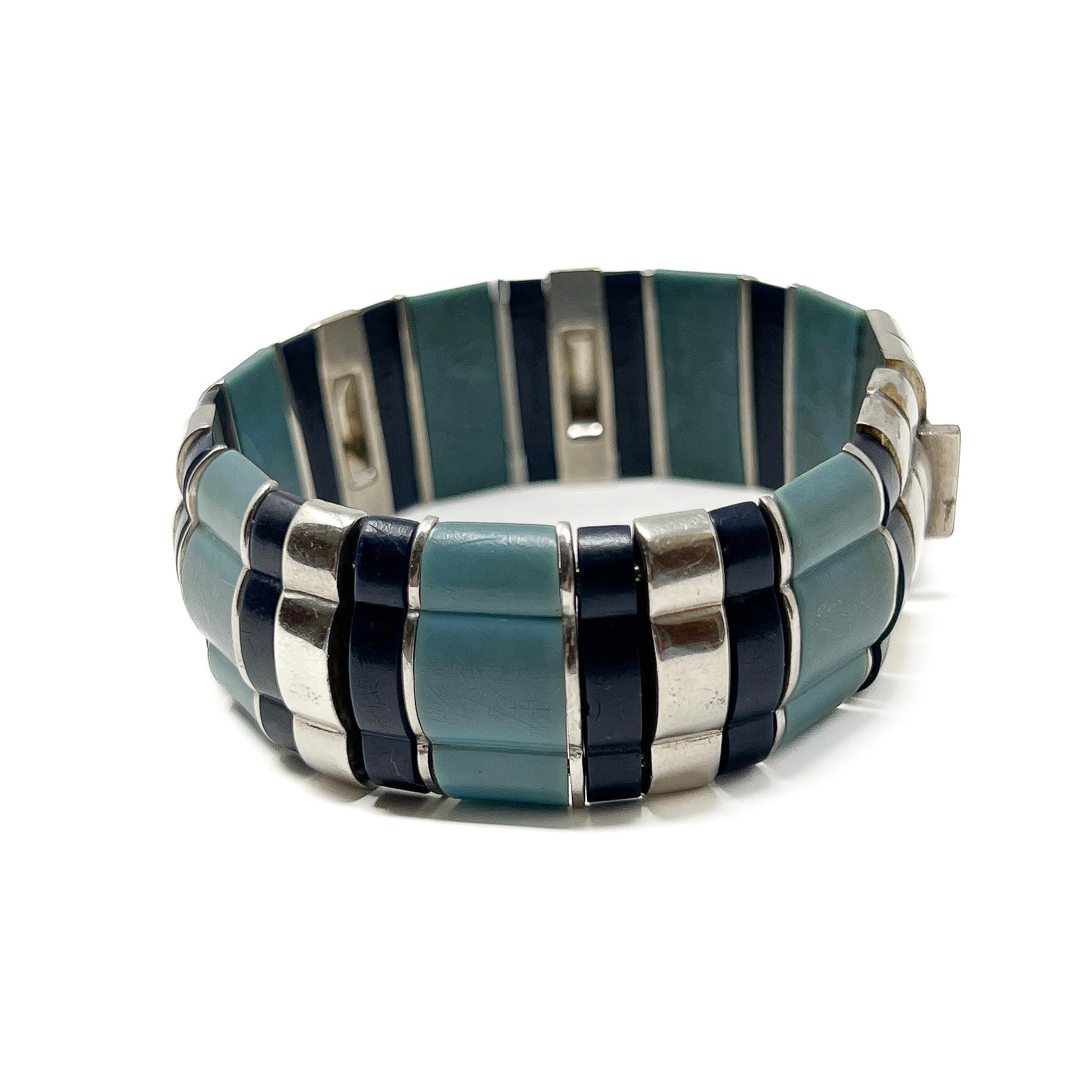 Bracelet manchette vintage Art déco français des années 1930 avec Galalithe et chrome en vente 2