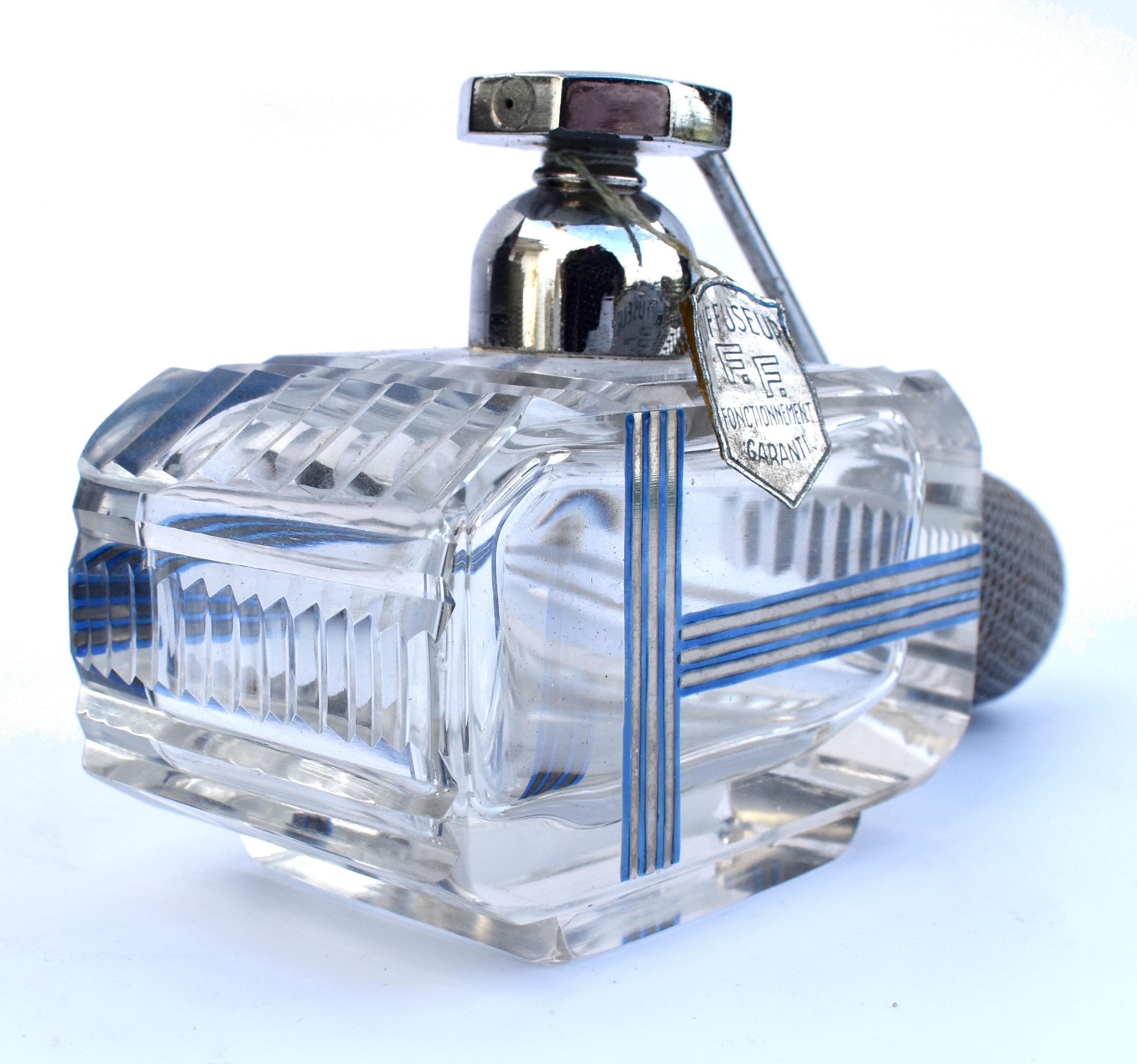 Soie Atomiseur de parfum Art Déco des années 1930 en verre et chrome en vente