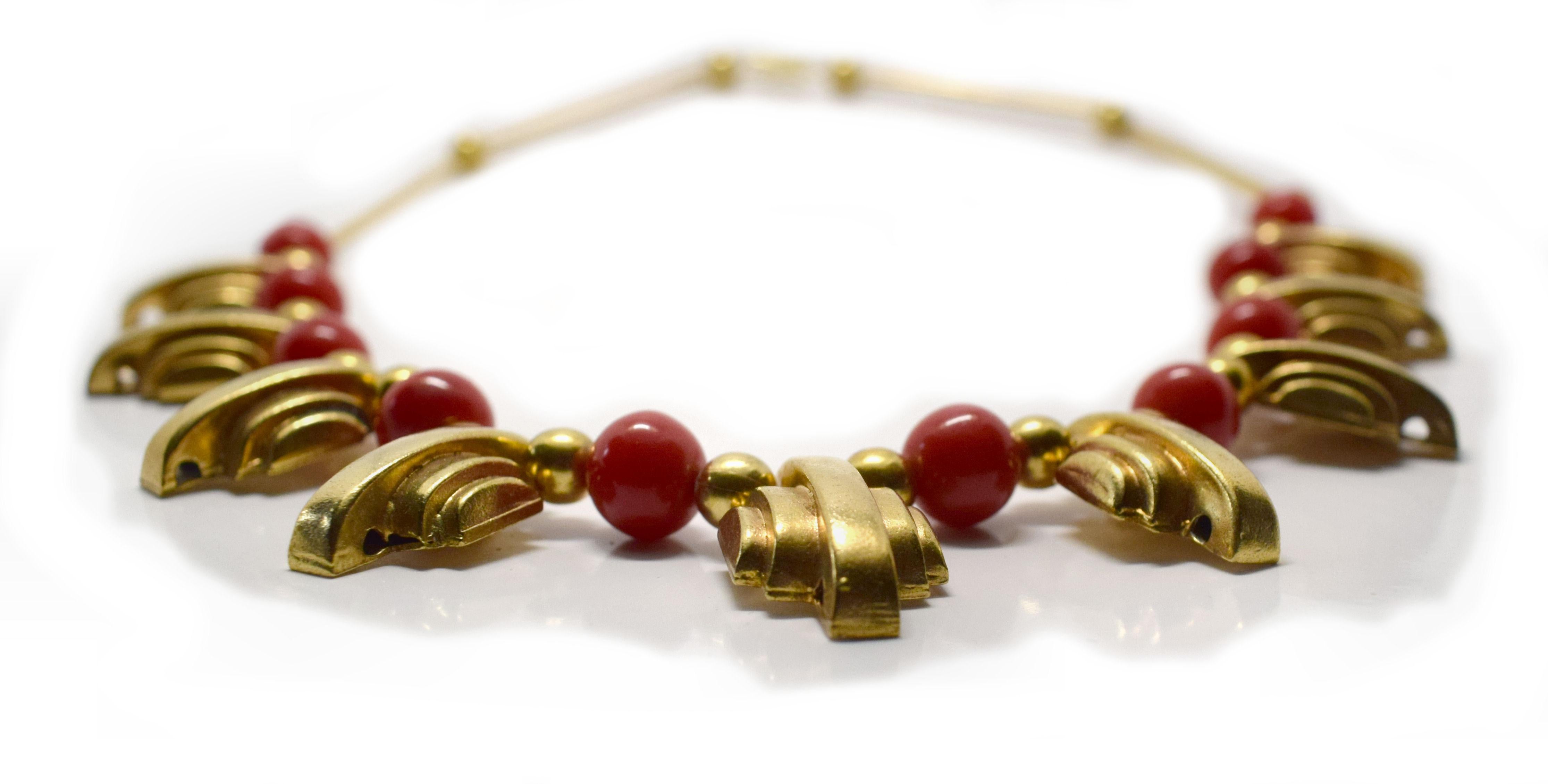 Art Deco 1930s Ladies Gold Tone Streamline Necklace 8